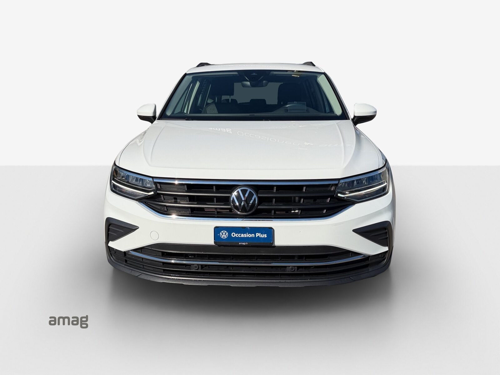 VW Tiguan Life, Petrol, Second hand / Used, Automatic - 7