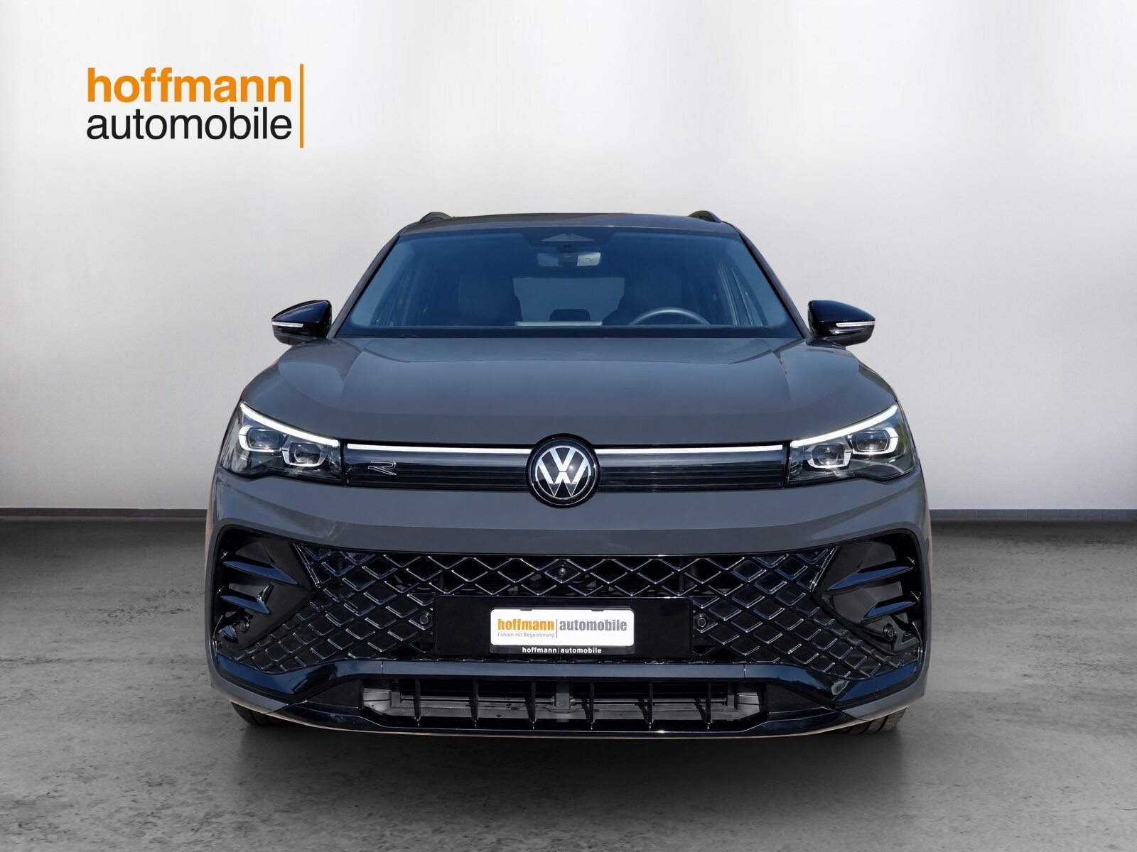 VW Tiguan R-Line, Benzina, Occasioni / Usate, Automatico - 2