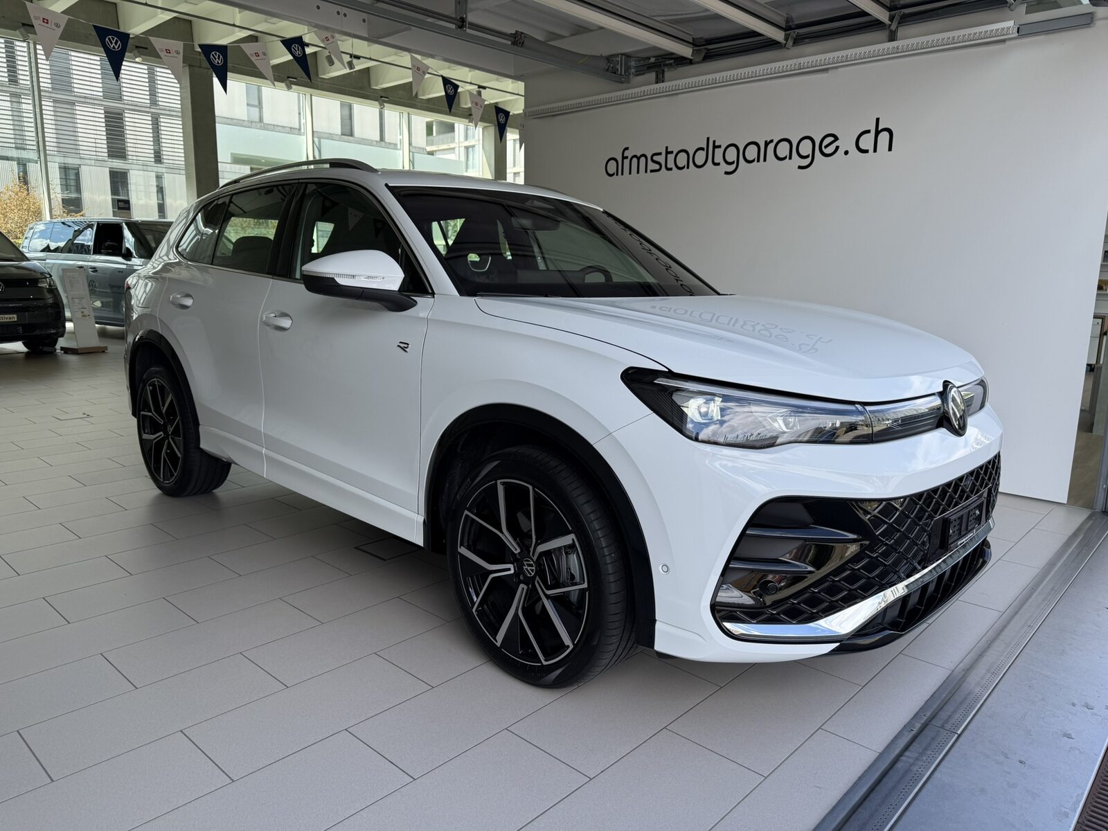 VW Tiguan R-Line