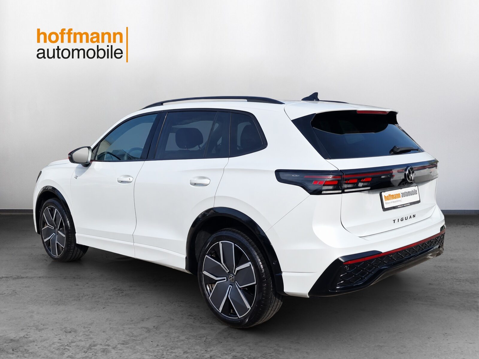 VW Tiguan R-Line, Benzin, Occasion / Gebraucht, Automatik - 6