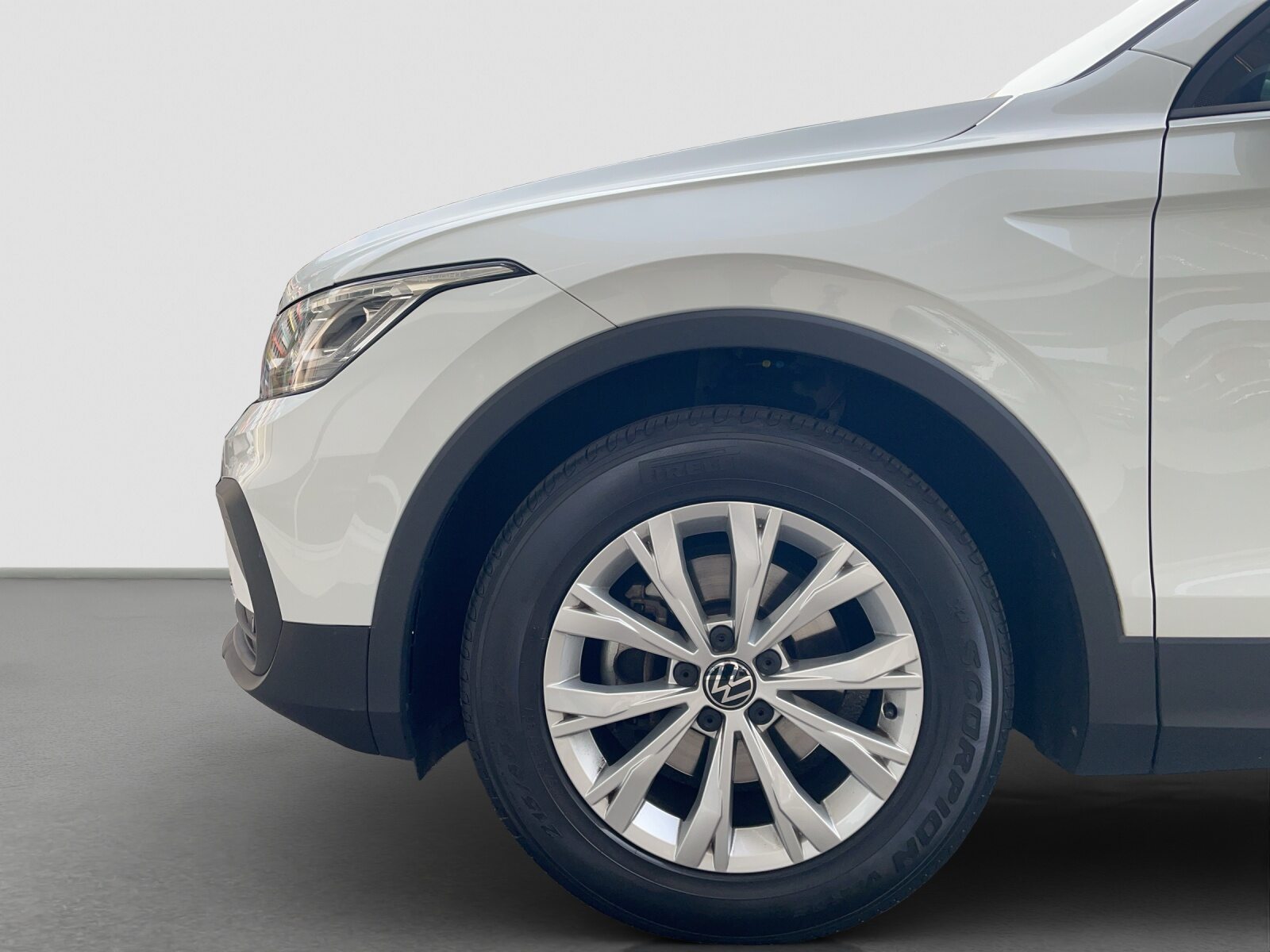 VW Tiguan Life, Benzin, Occasion / Gebraucht, Handschaltung - 5