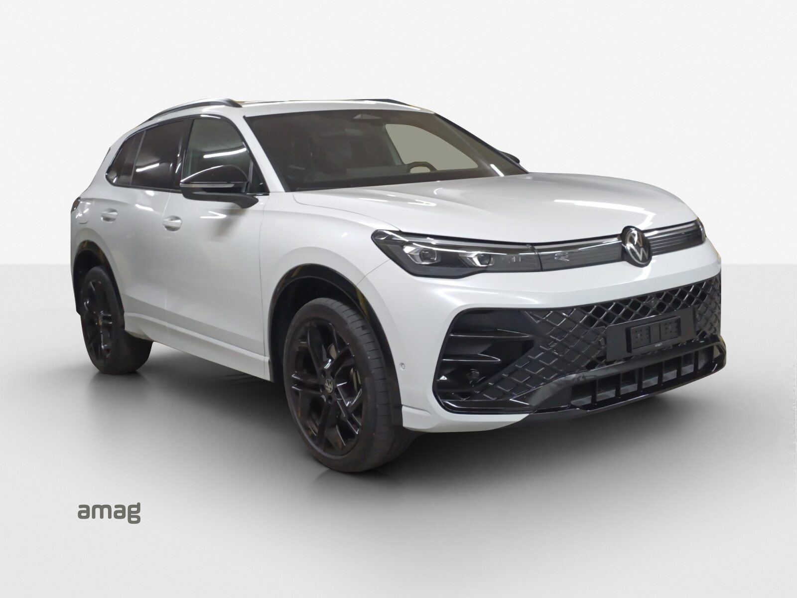 VW Tiguan R-Line, Benzin, Occasion / Gebraucht, Automatik - 6