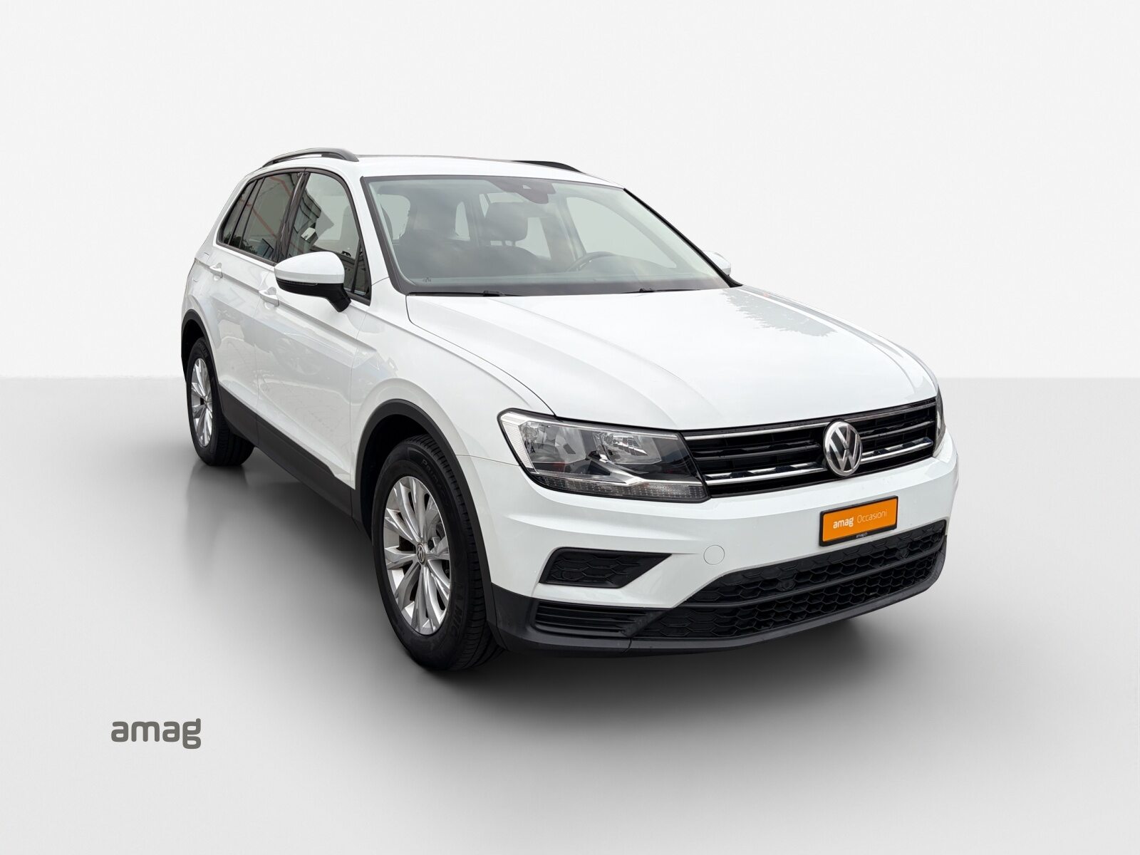 VW Tiguan Trendline, Petrol, Second hand / Used, Manual - 6