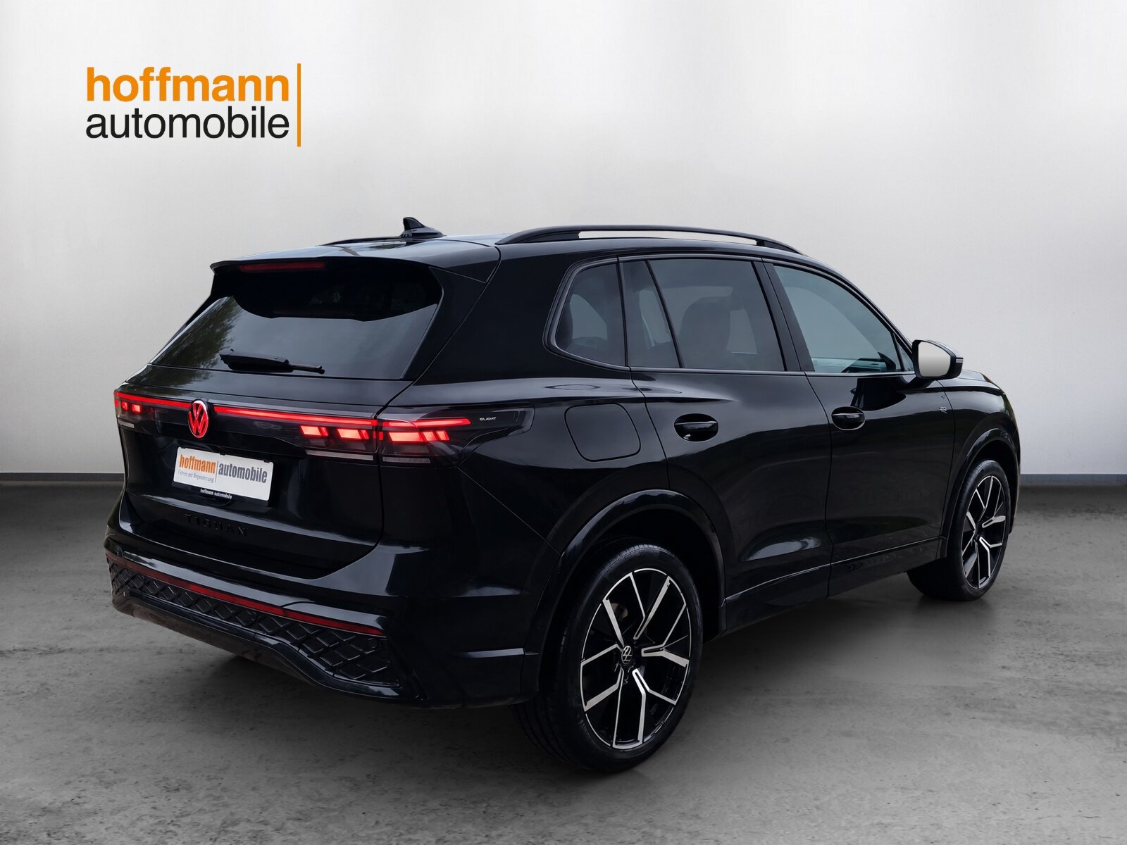 VW Tiguan 2.0 TSI DSG R-Line 4Motion, Benzin, Occasion / Gebraucht, Automatik - 4