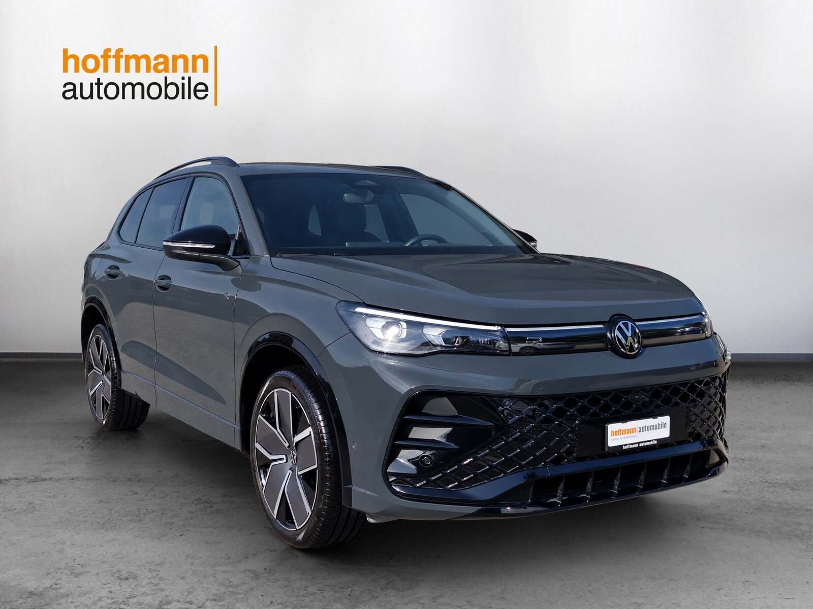VW Tiguan 2.0 TSI DSG R-Line 4Motion, Petrol, Second hand / Used, Automatic - 3