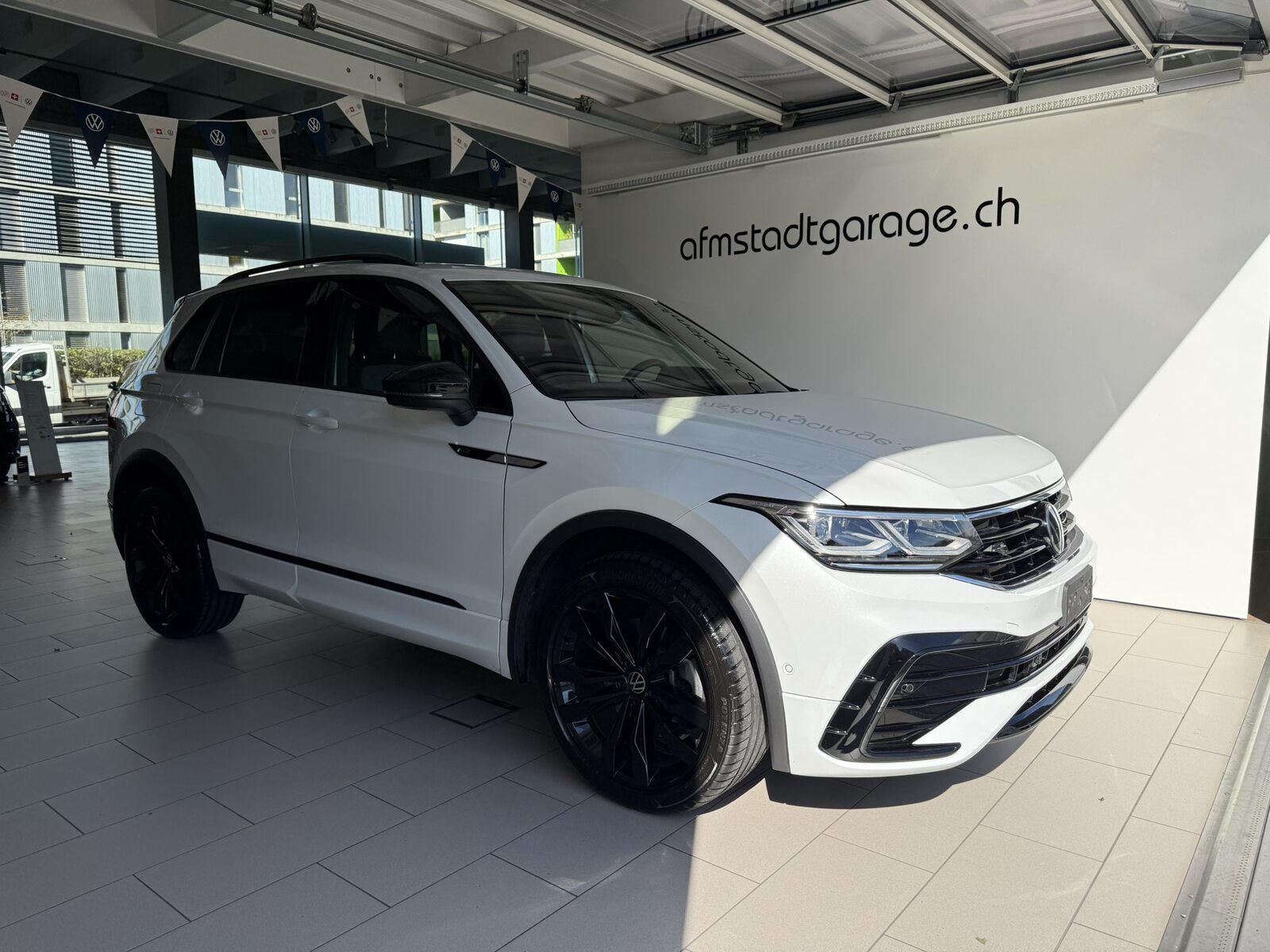 VW Tiguan R-Line