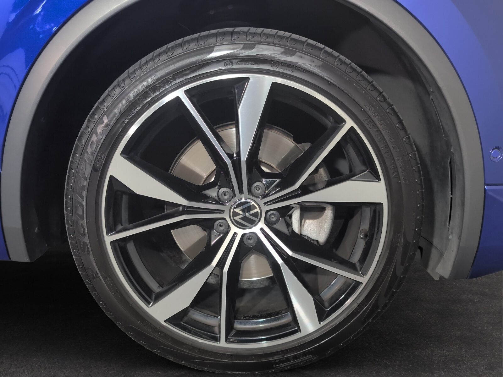 VW Tiguan R-Line, Benzin, Occasion / Gebraucht, Automatik - 5