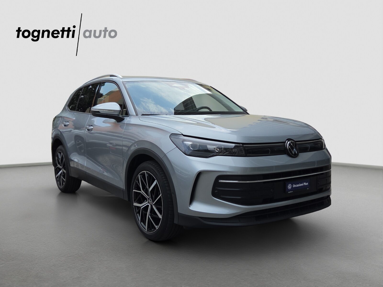 VW Tiguan UNITED, Essence, Occasion / Utilisé, Automatique - 2