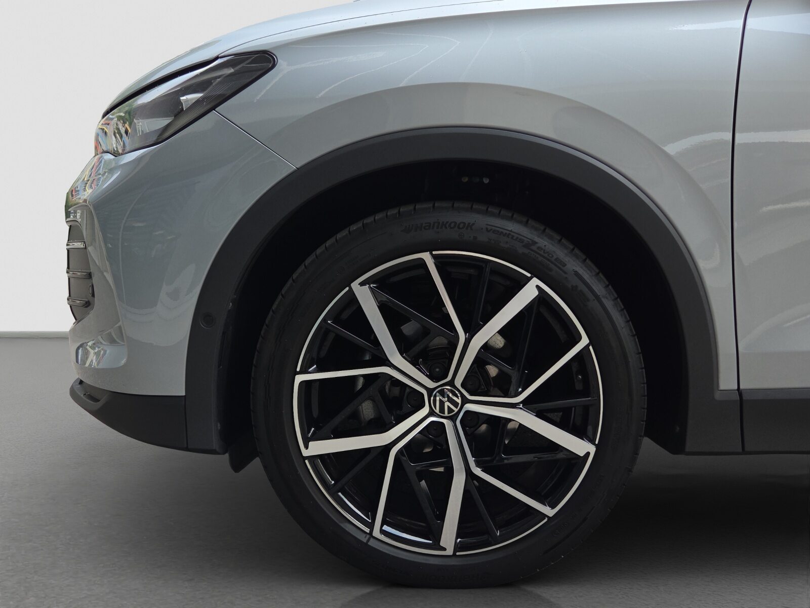 VW Tiguan UNITED, Essence, Occasion / Utilisé, Automatique - 5