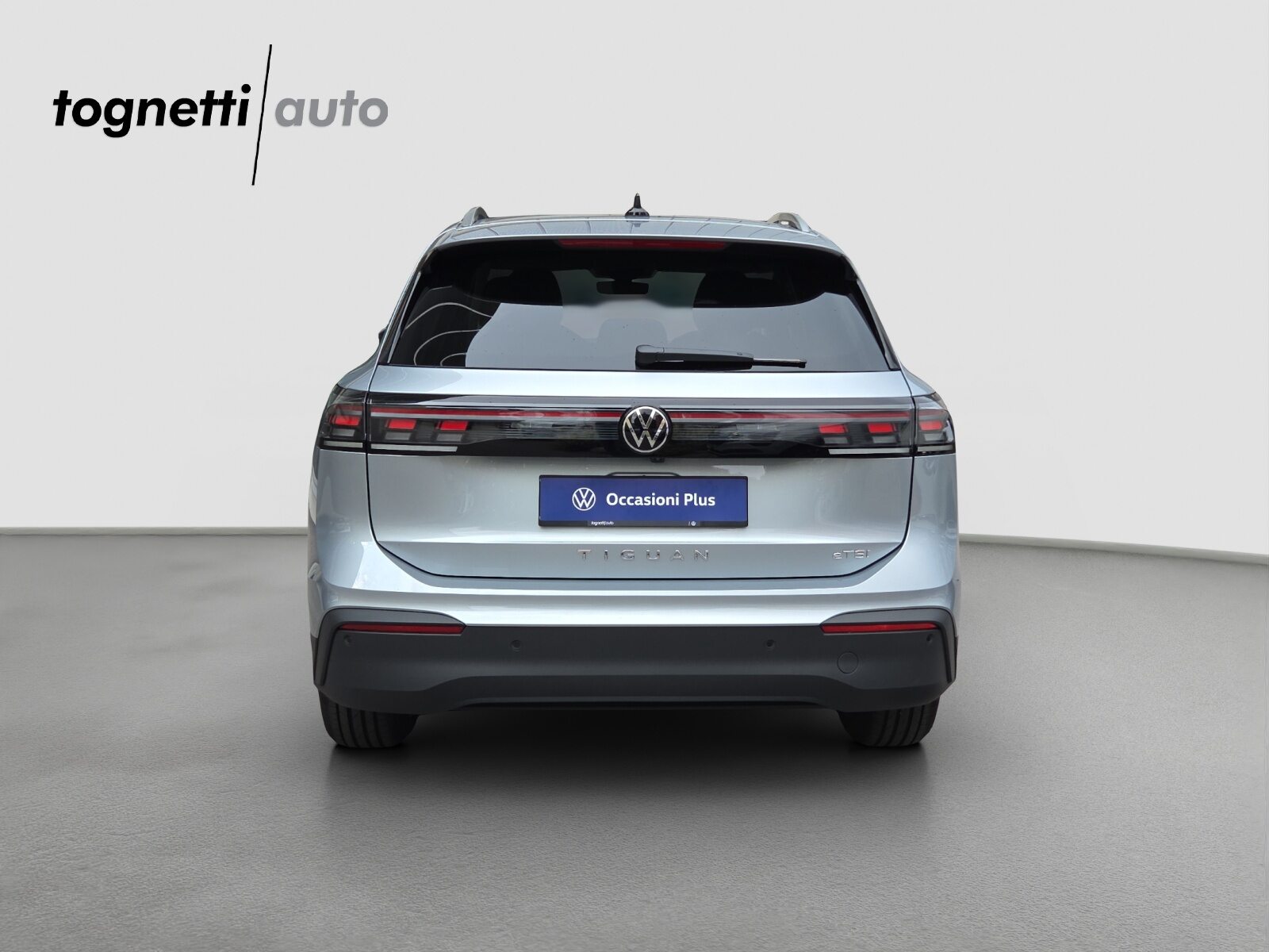 VW Tiguan UNITED, Essence, Occasion / Utilisé, Automatique - 6