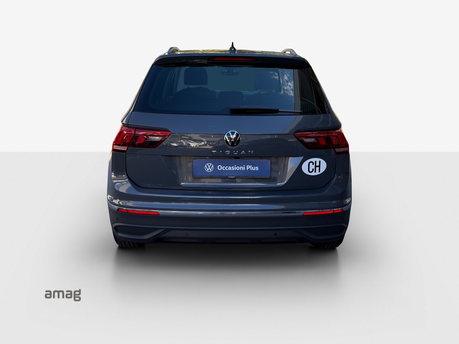 VW Tiguan Life, Petrol, Second hand / Used, Automatic - 4