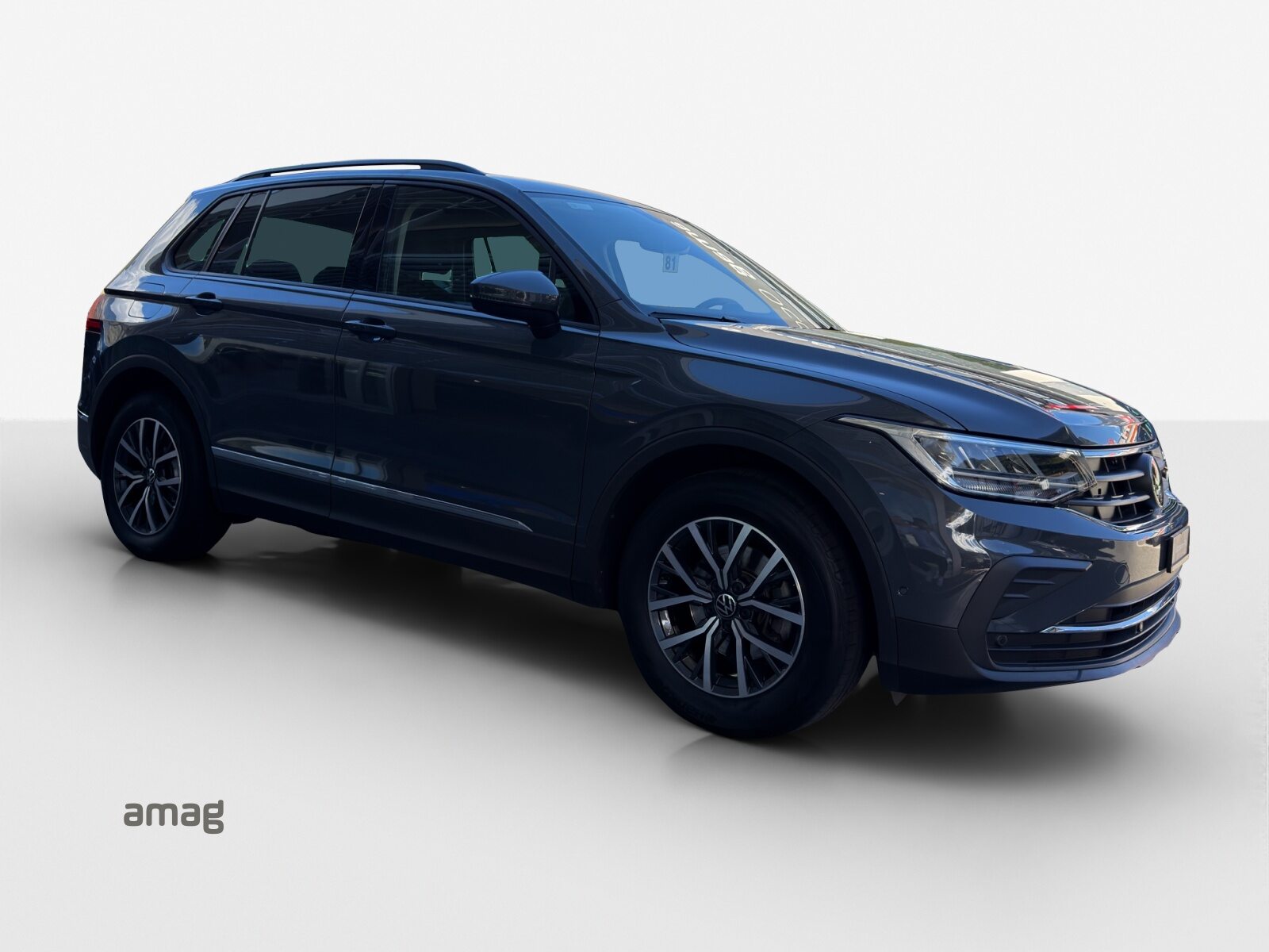VW Tiguan Life, Petrol, Second hand / Used, Automatic - 6