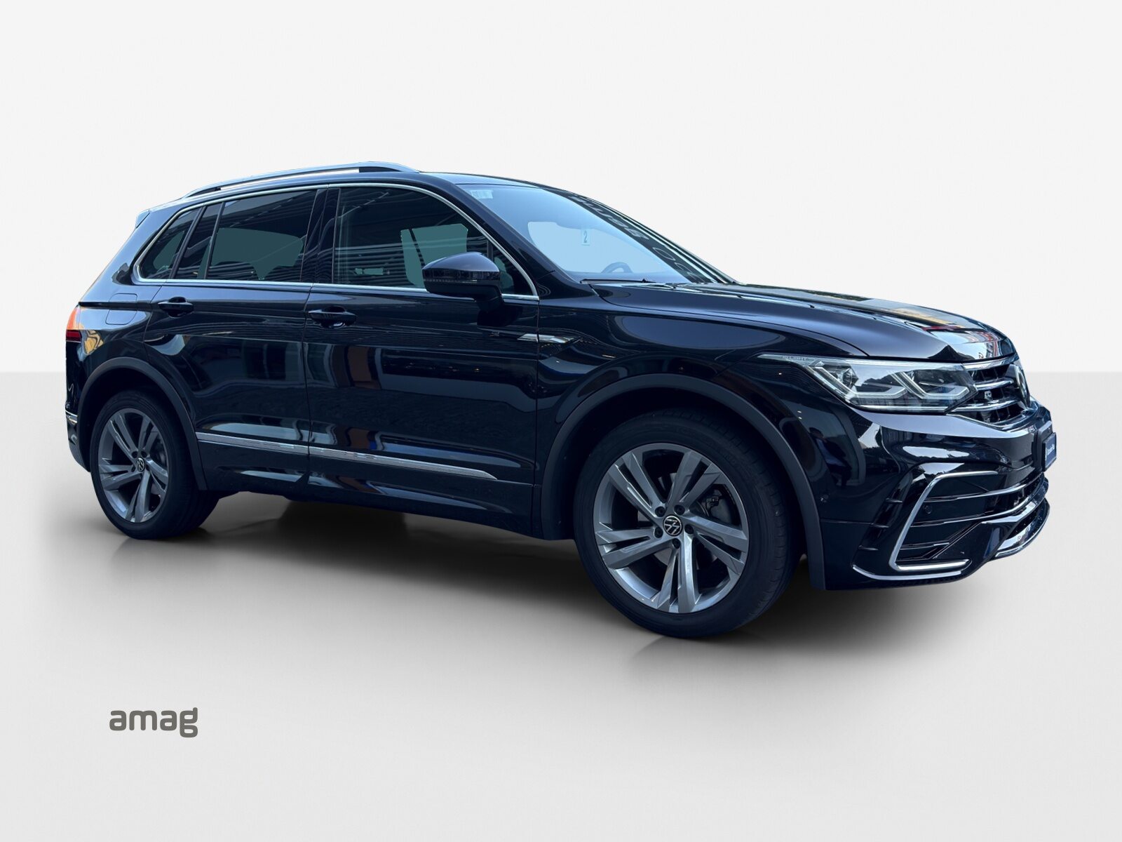 VW Tiguan R-Line, Petrol, Second hand / Used, Automatic - 6