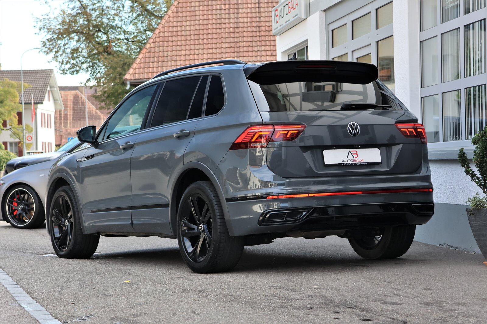 VW Tiguan 2.0 TDI SCR R-Line 4Motion DSG (CH) 200PS, Diesel, Occasion / Utilisé, Automatique - 3