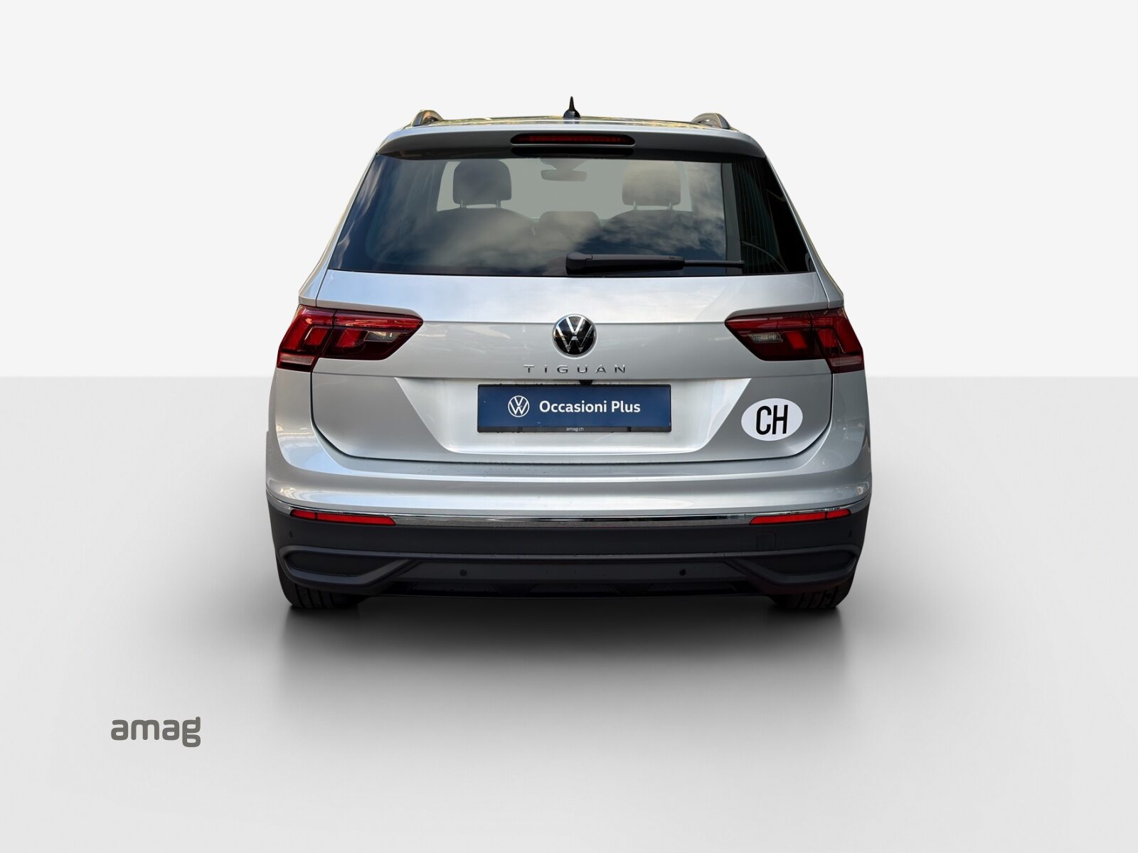 VW Tiguan Life, Petrol, Second hand / Used, Automatic - 4