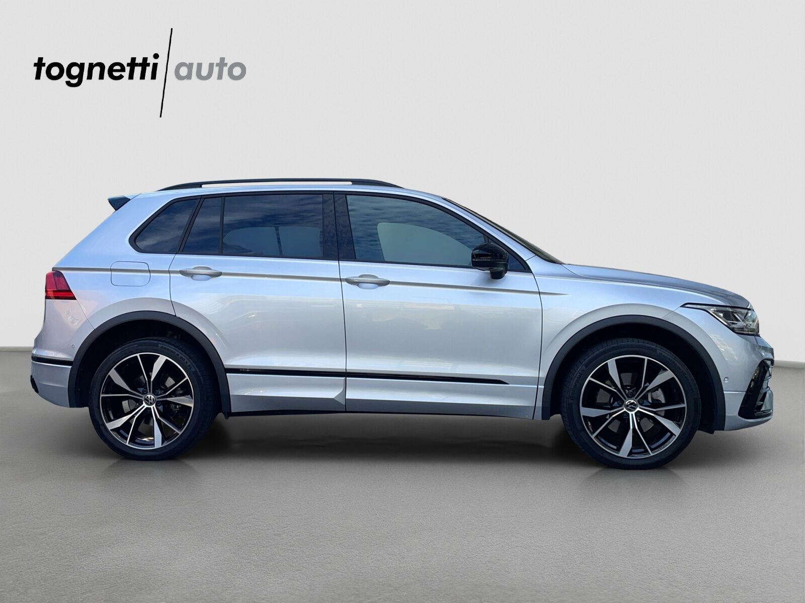 VW Tiguan R-Line, Hybride Intégral Essence/Électricité, Occasion / Utilisé, Automatique - 3