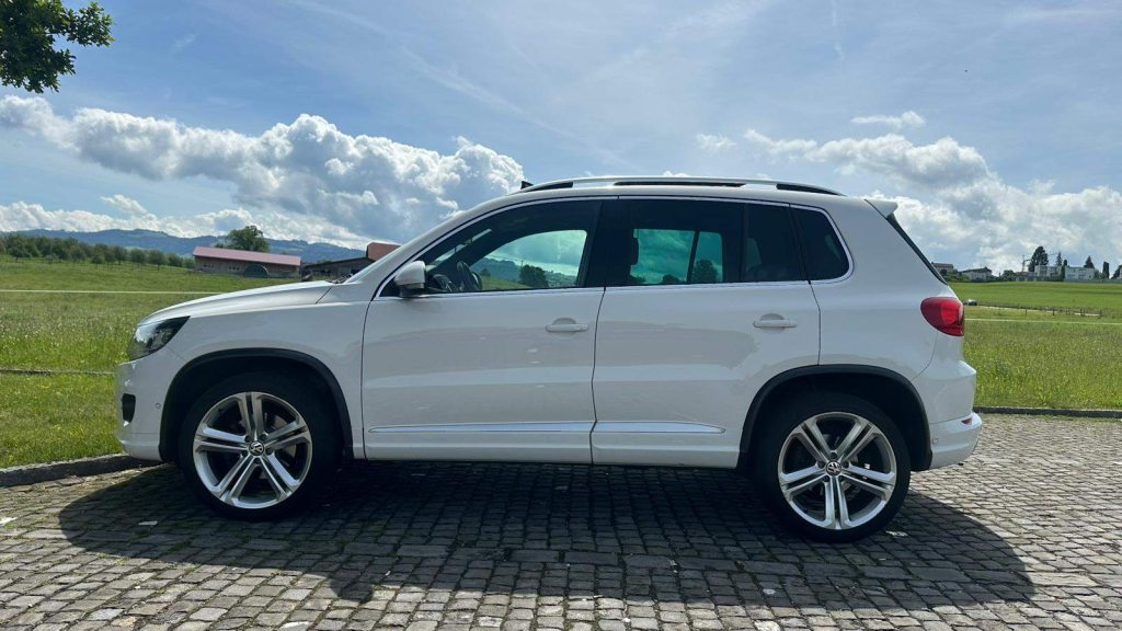 VW TIGUAN 2.0 TSI 210 Sport & Style DSG, Petrol, Second hand / Used, Automatic - 2
