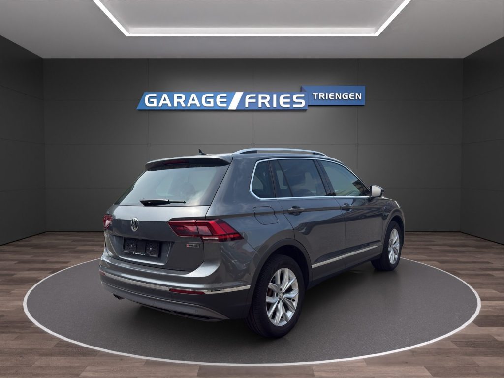 VW Tiguan 70th anniversary, Petrol, Second hand / Used, Automatic - 2