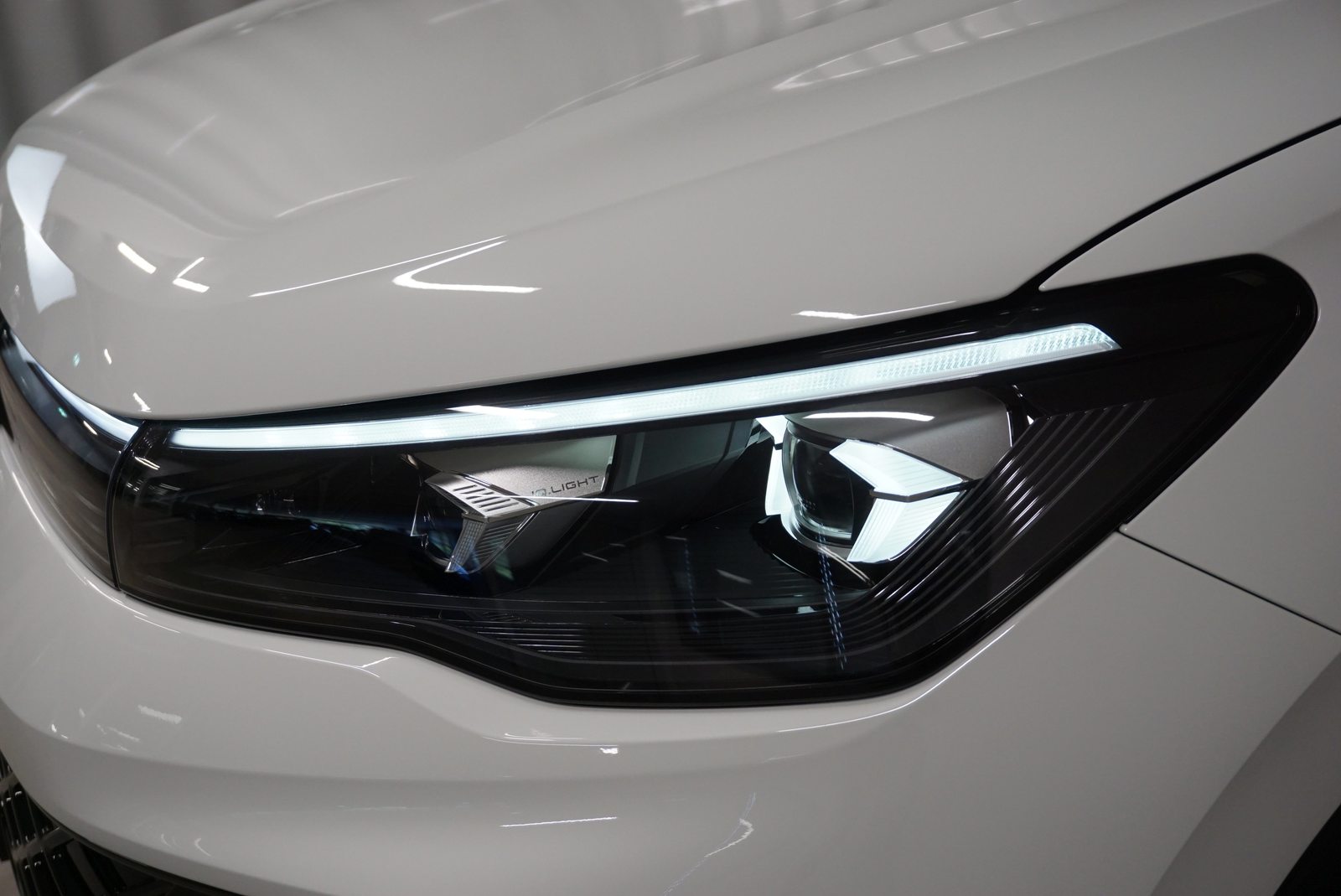 VW Tiguan R-Line, Voll-Hybrid Benzin/Elektro, Vorführwagen, Automatik - 6