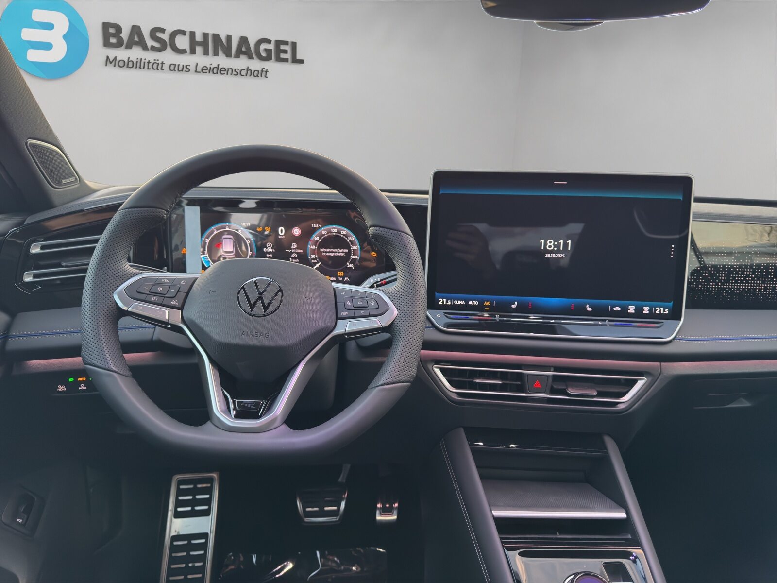 VW Tiguan R-Line, Benzin, Vorführwagen, Automatik - 5