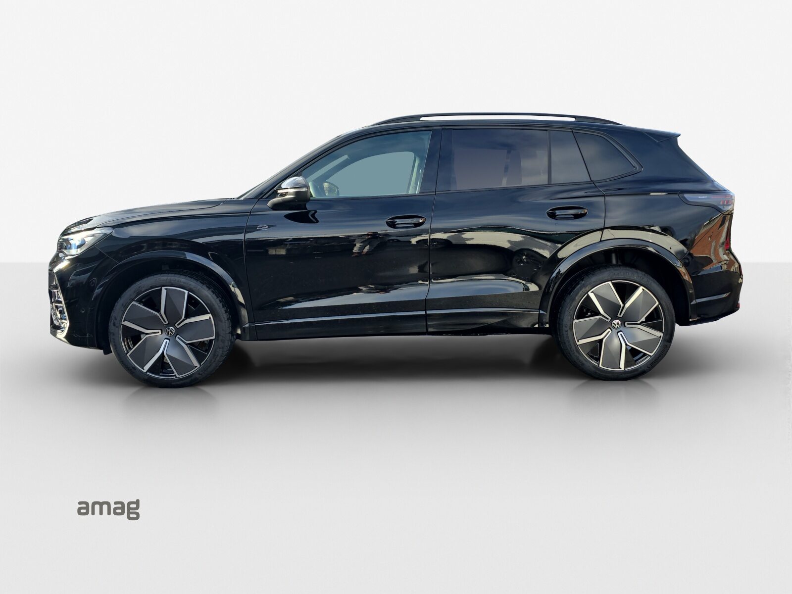 VW Tiguan R-Line, Essence, Voiture de démonstration, Automatique - 2
