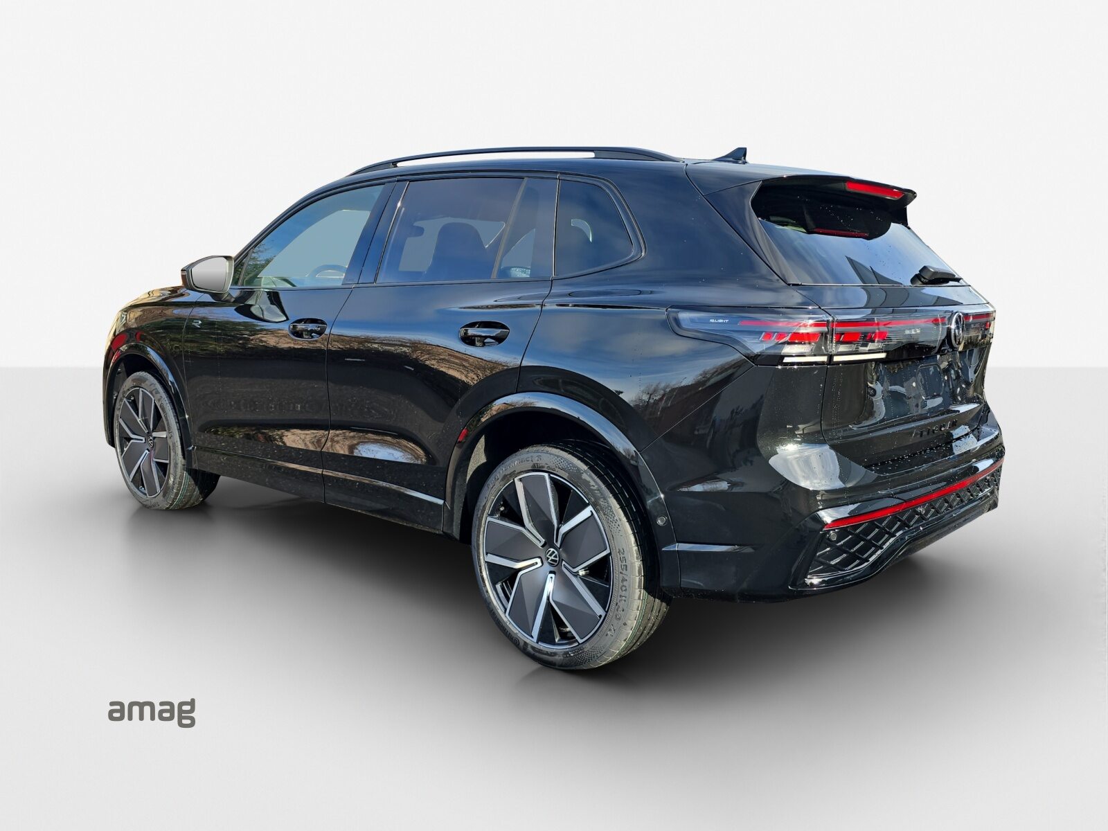VW Tiguan R-Line, Essence, Voiture de démonstration, Automatique - 3