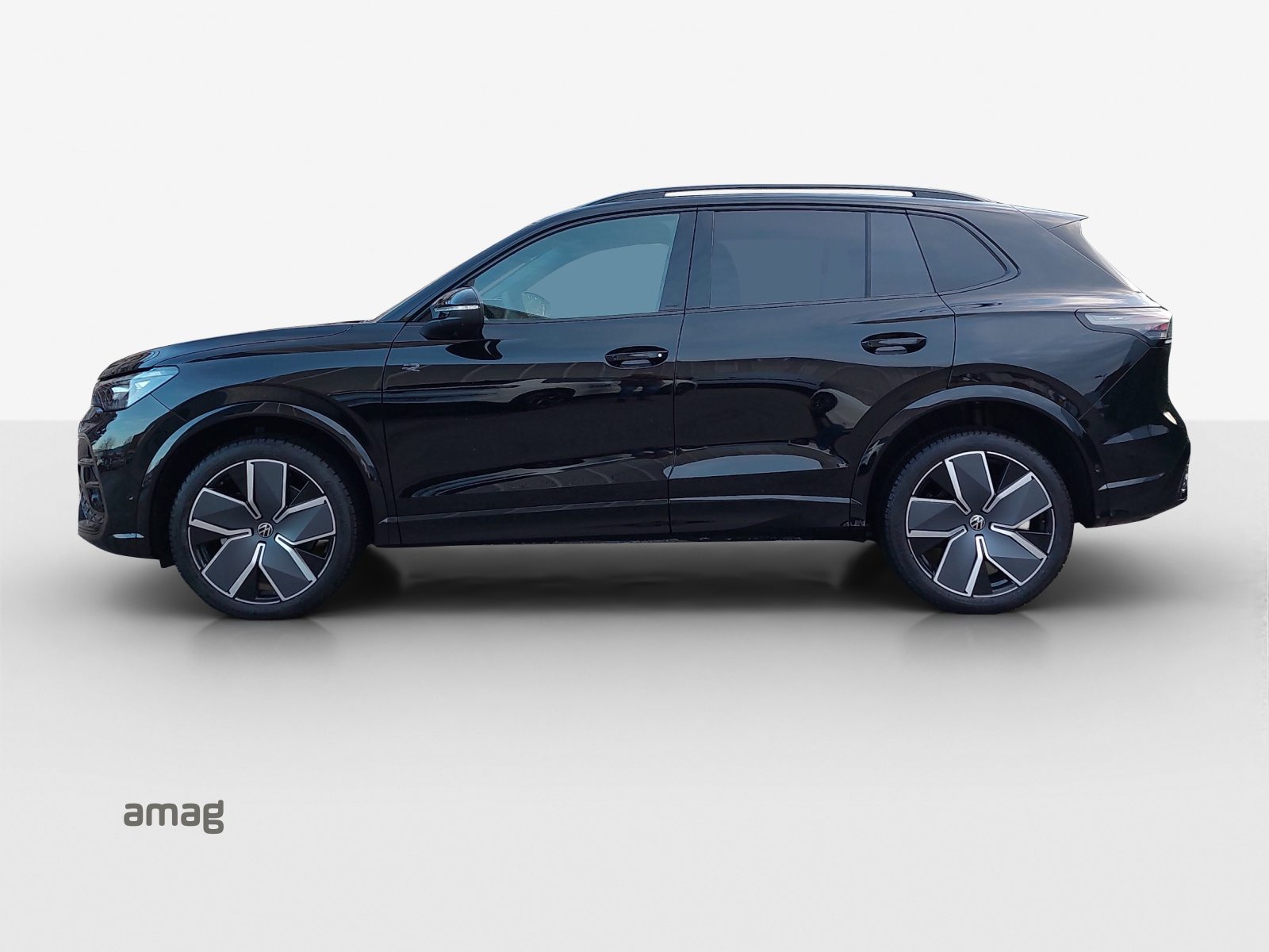 VW Tiguan R-Line, Essence, Voiture de démonstration, Automatique - 2