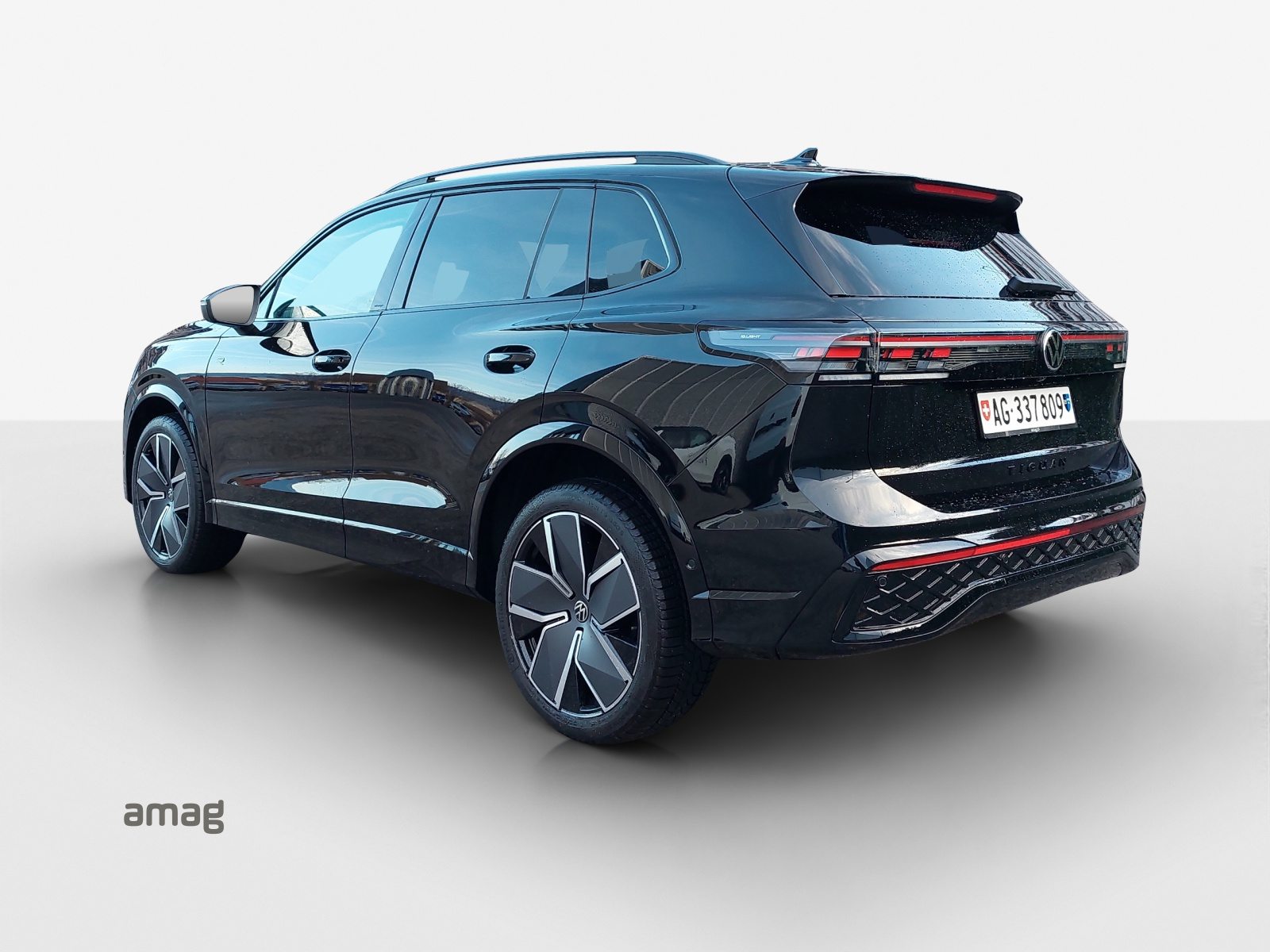 VW Tiguan R-Line, Essence, Voiture de démonstration, Automatique - 3