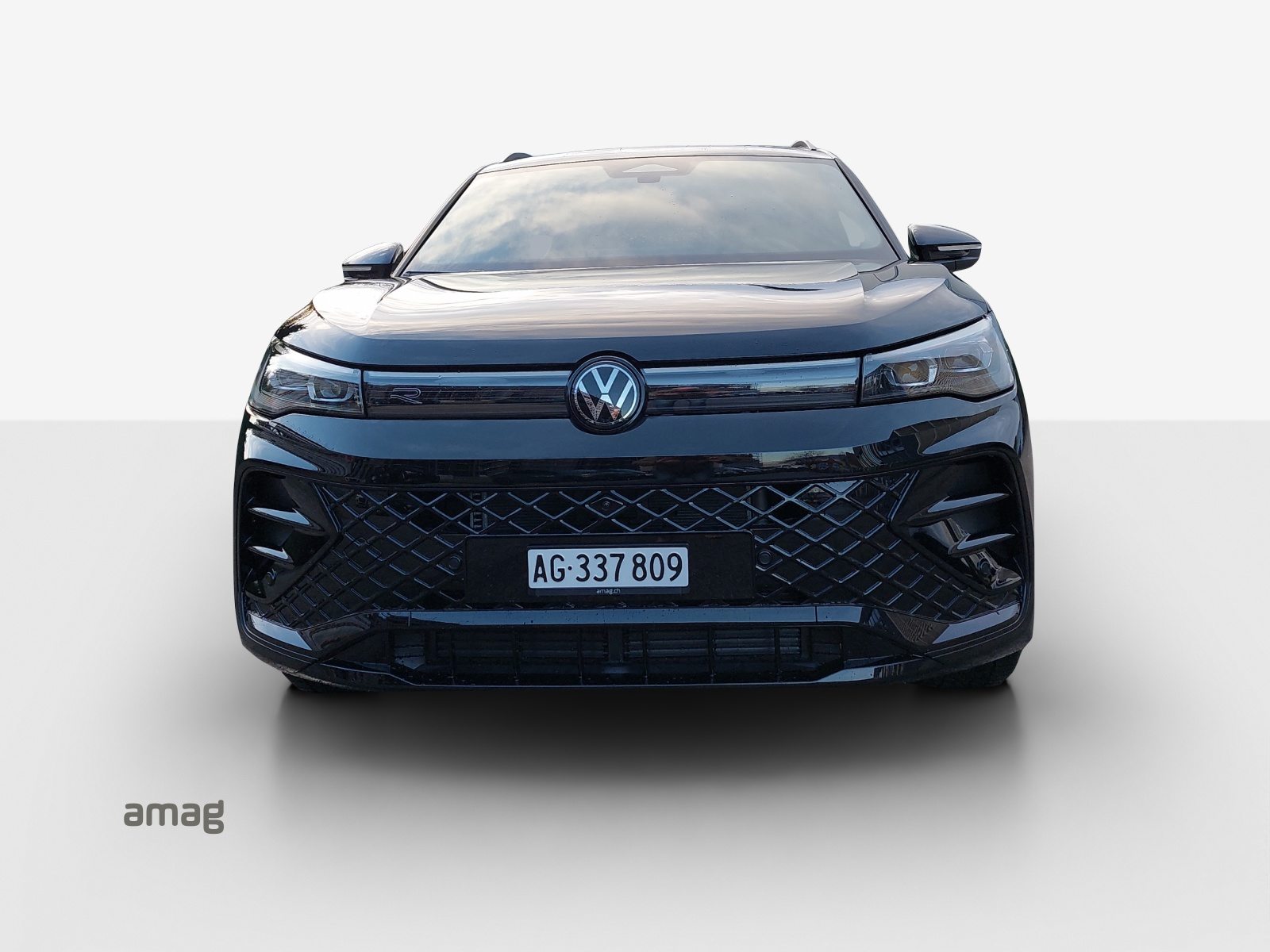 VW Tiguan R-Line, Essence, Voiture de démonstration, Automatique - 7