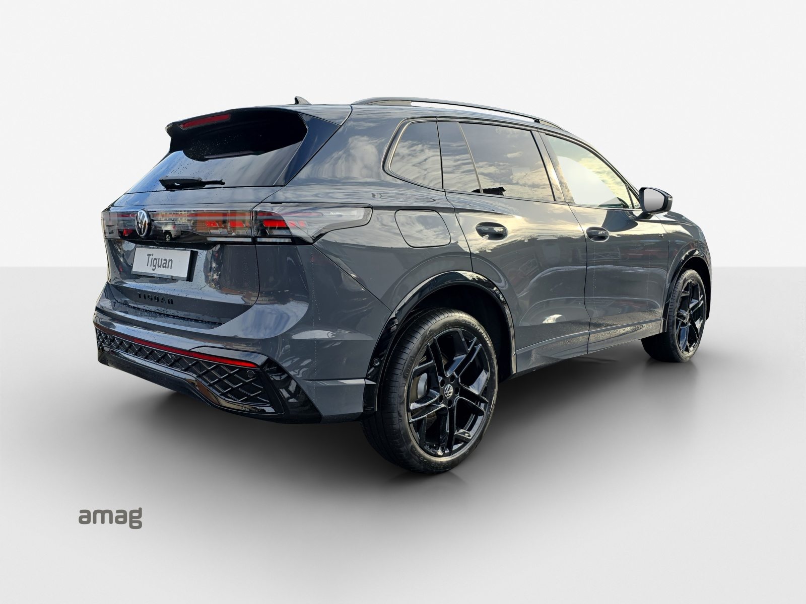 VW Tiguan R-Line, Petrol, Ex-demonstrator, Automatic - 5