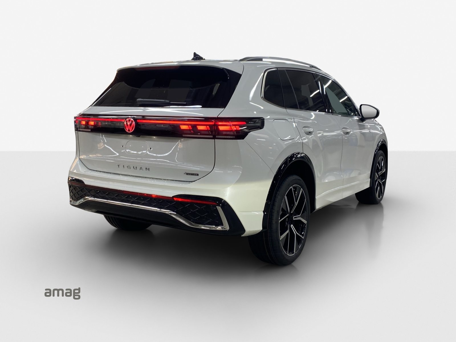 VW Tiguan R-Line, Essence, Voiture de démonstration, Automatique - 5