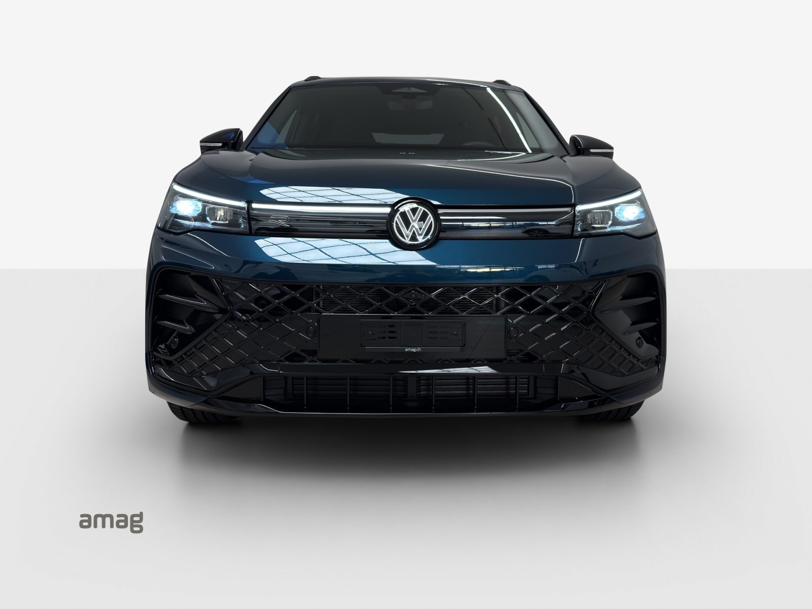 VW Tiguan R-Line, Essence, Voiture de démonstration, Automatique - 7