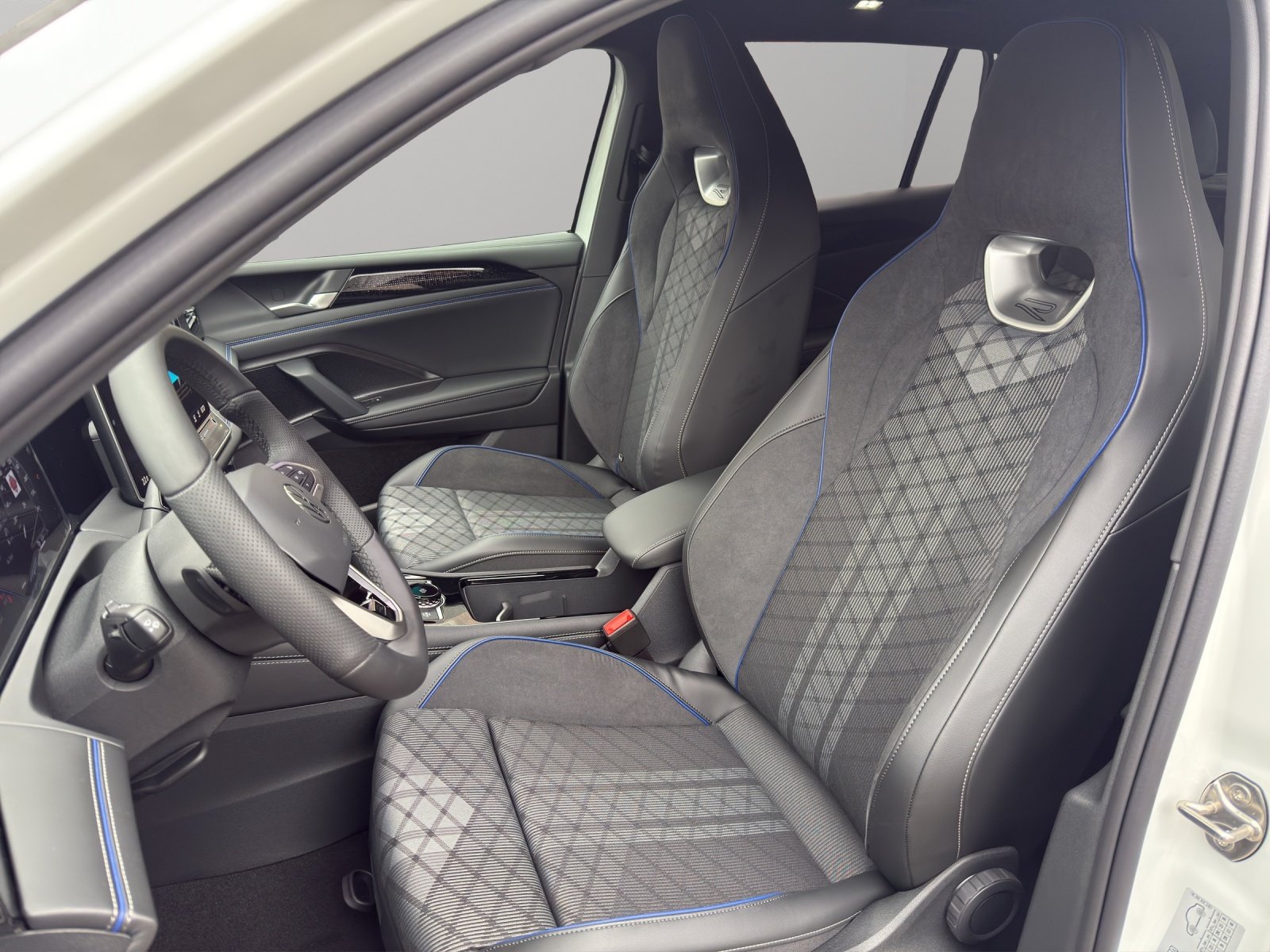 VW Tiguan 1.5 TSI evo2 eHybrid R-Line DSG, Plug-in-Hybrid Benzina/Elettrica, Auto dimostrativa, Automatico - 6