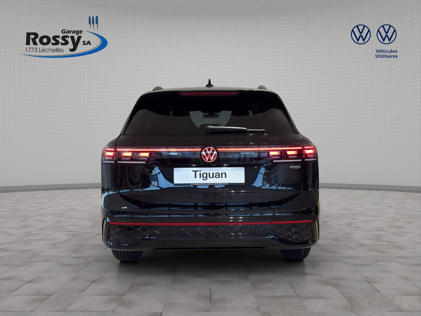 VW Tiguan 2.0 TSI DSG R-Line 4Motion, Petrol, Ex-demonstrator, Automatic - 5