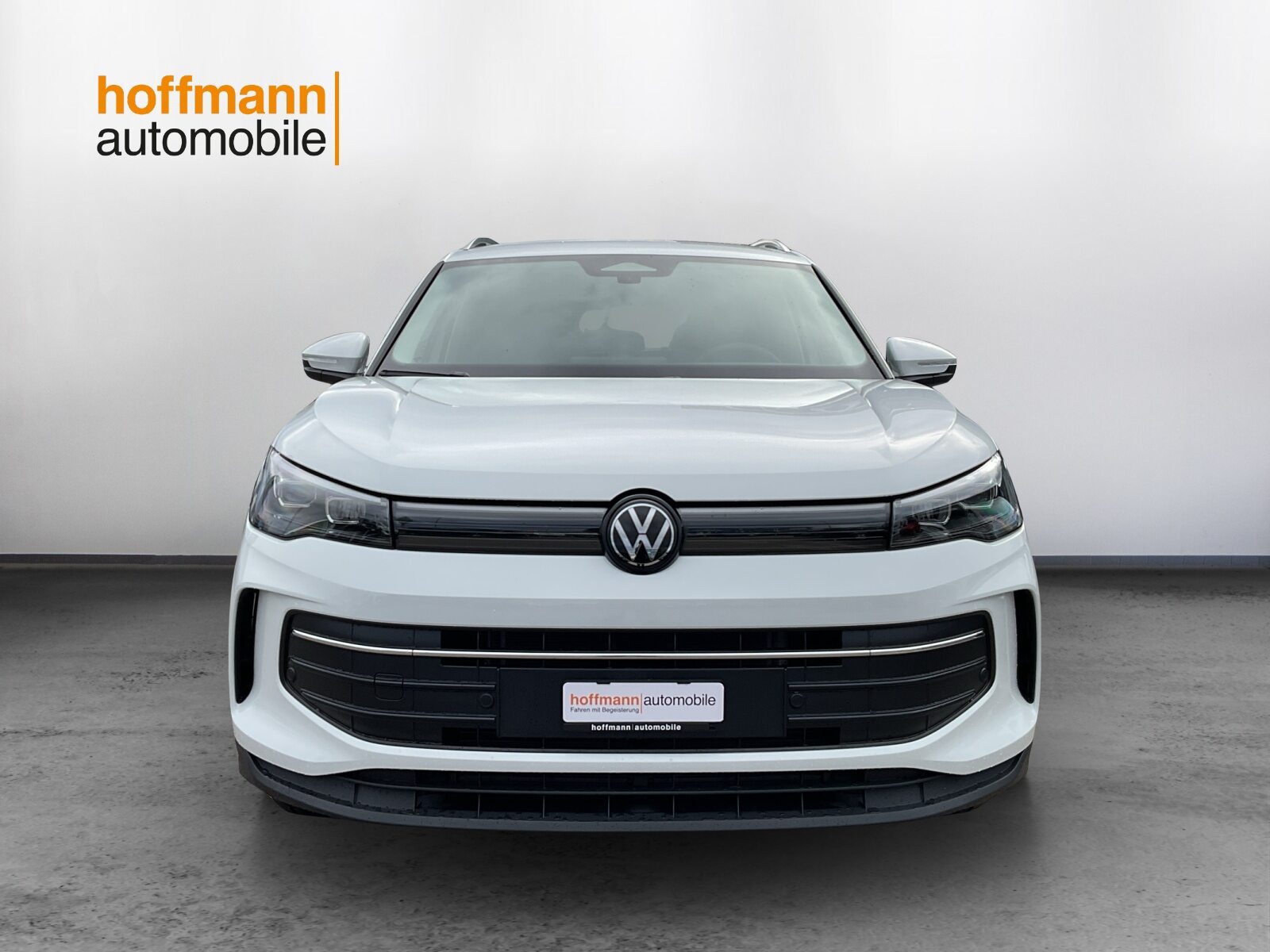 VW Tiguan UNITED, Petrol, Ex-demonstrator, Automatic - 2
