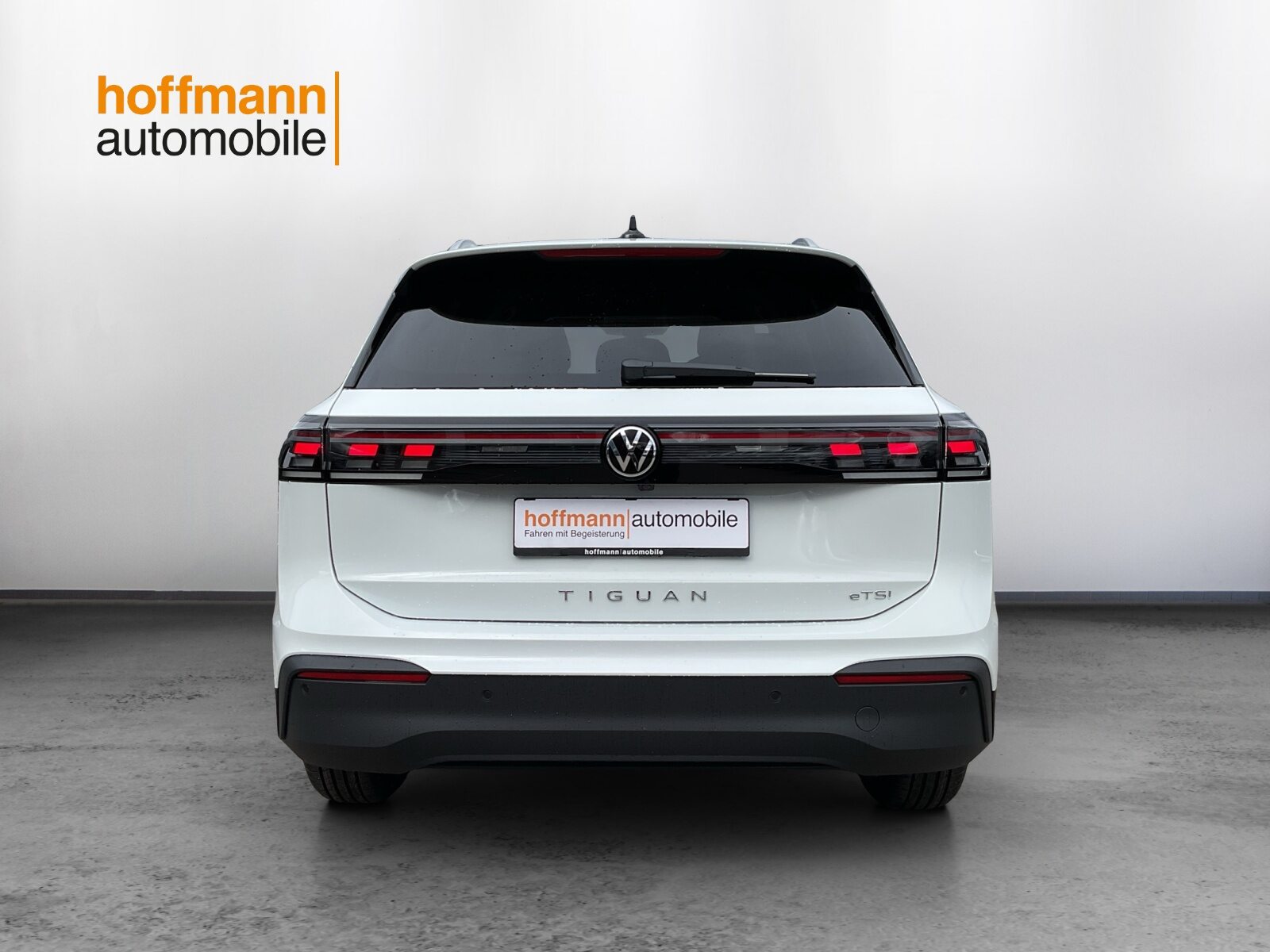 VW Tiguan UNITED, Petrol, Ex-demonstrator, Automatic - 5