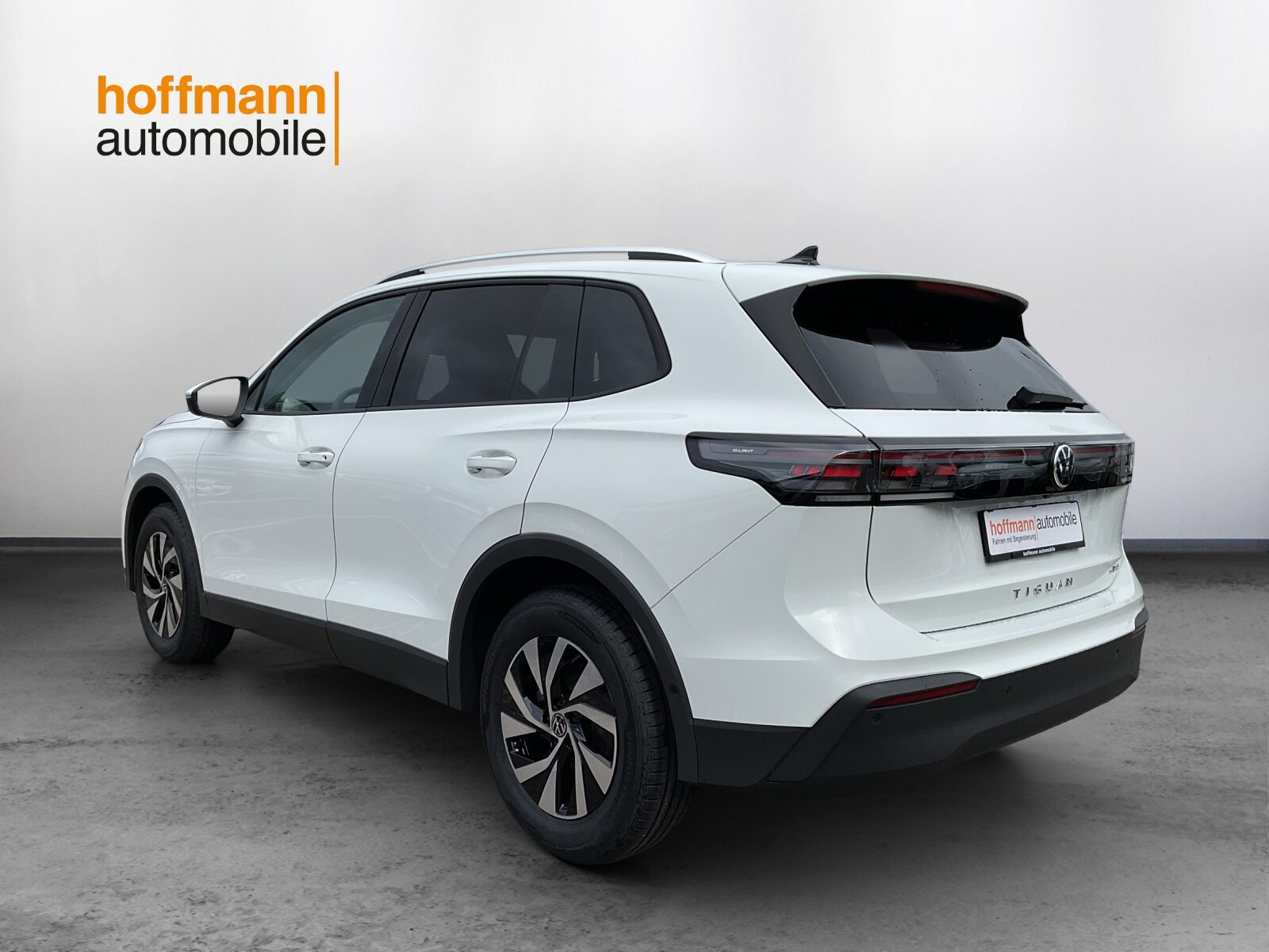 VW Tiguan UNITED, Petrol, Ex-demonstrator, Automatic - 6
