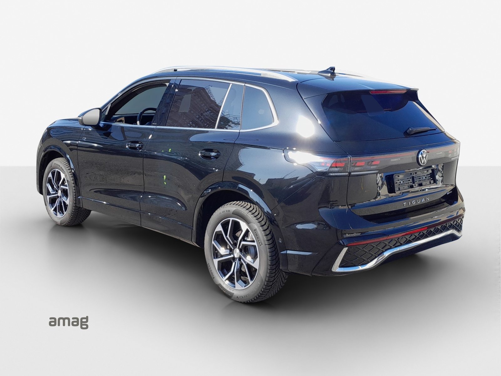 VW Tiguan R-Line, Diesel, Ex-demonstrator, Automatic - 3