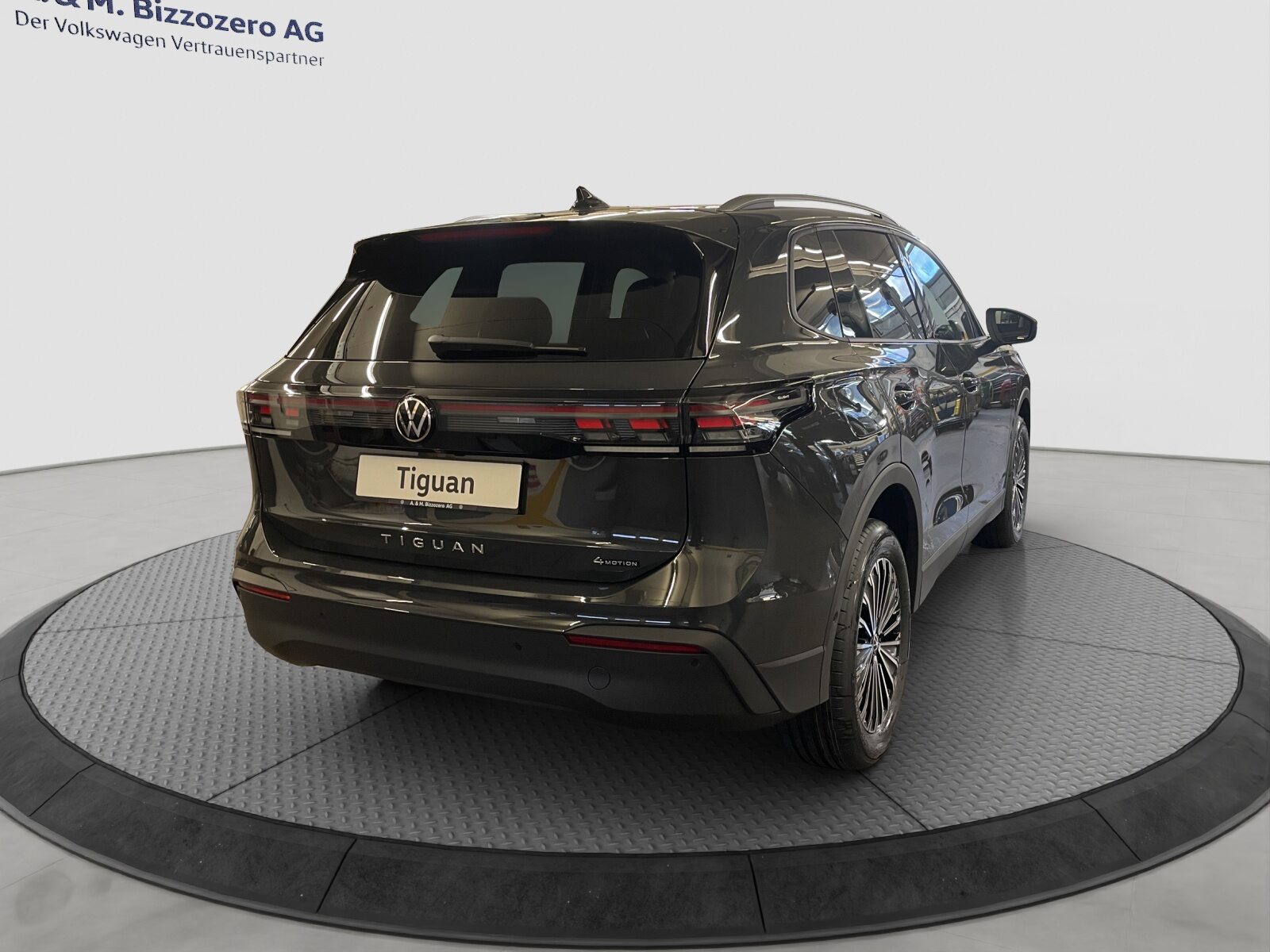 VW Tiguan UNITED, Petrol, Ex-demonstrator, Automatic - 5