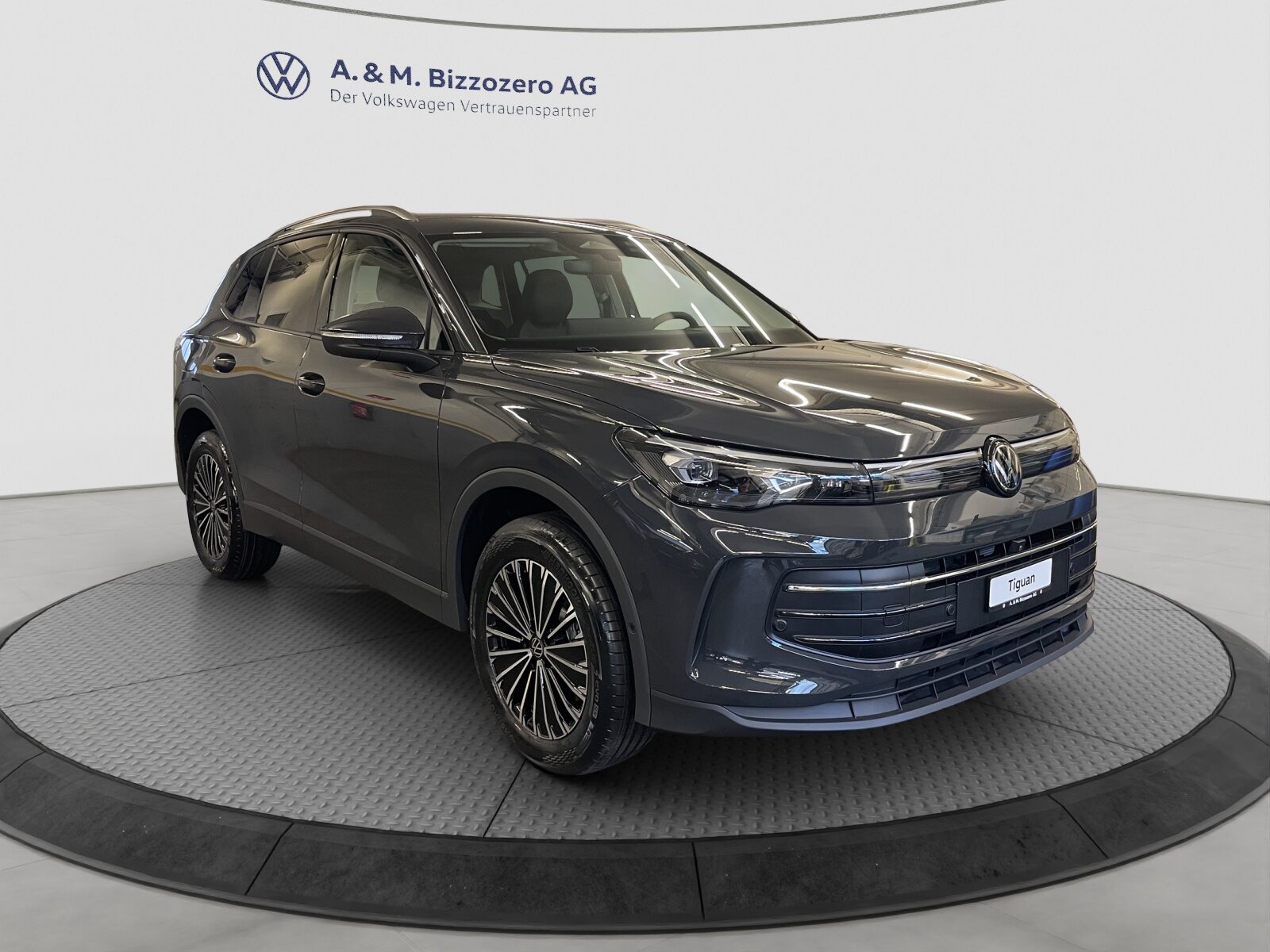 VW Tiguan UNITED, Petrol, Ex-demonstrator, Automatic - 7