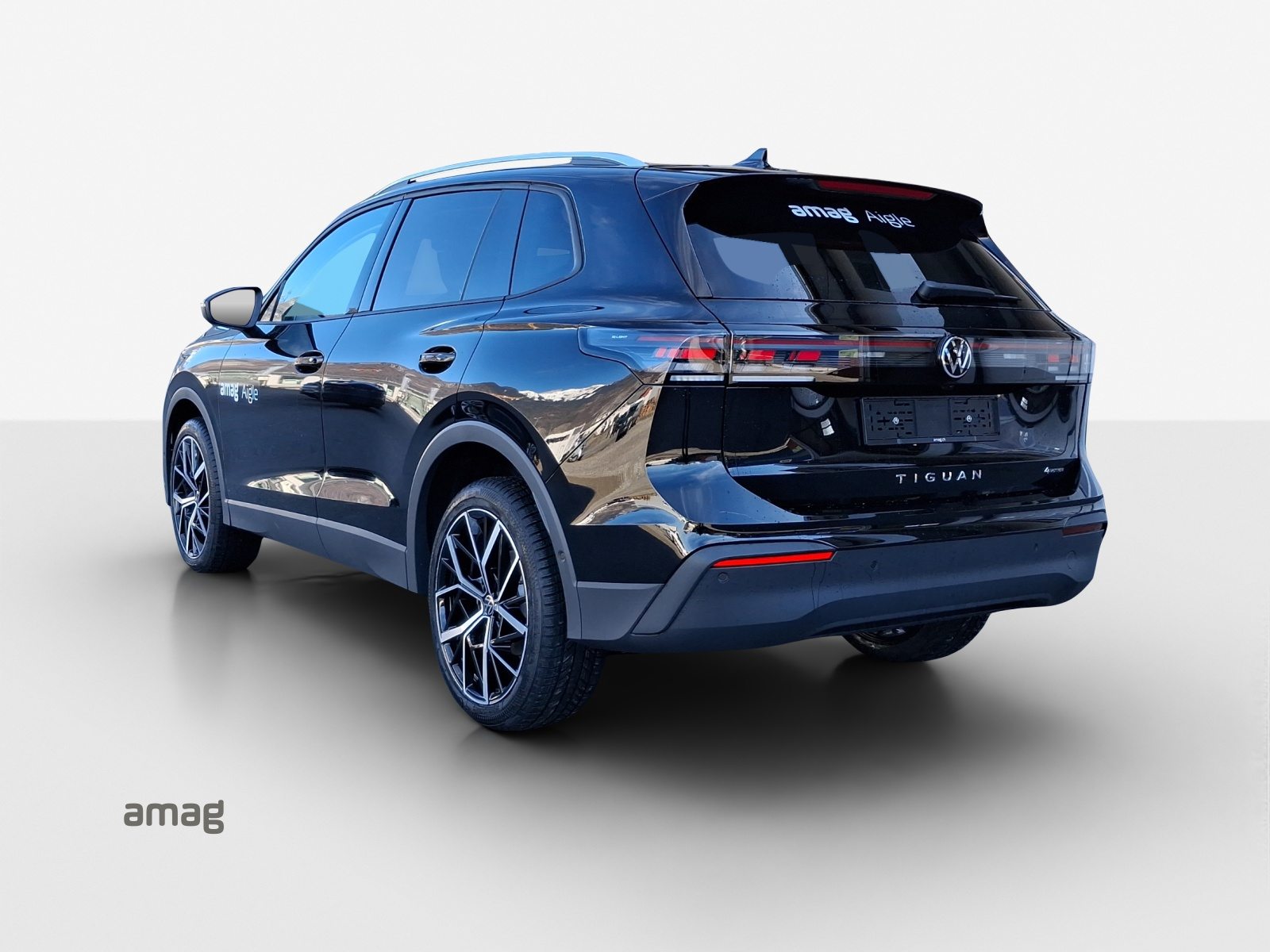 VW Tiguan UNITED, Petrol, Ex-demonstrator, Automatic - 3