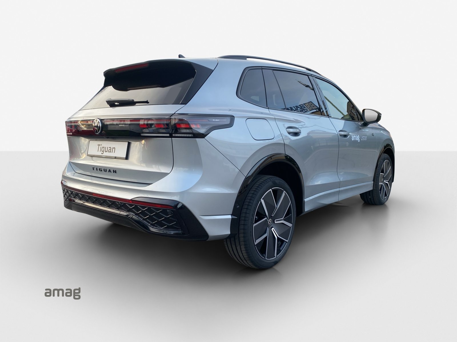 VW Tiguan R-Line UNITED, Voll-Hybrid Benzin/Elektro, Vorführwagen, Automatik - 5
