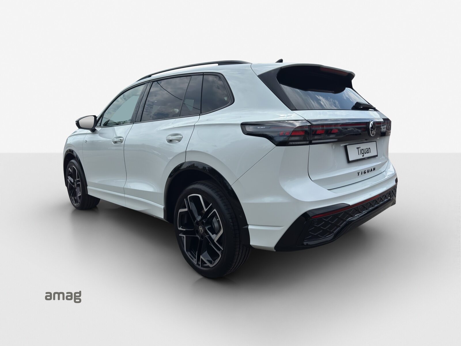 VW Tiguan R-Line, Petrol, Ex-demonstrator, Automatic - 3