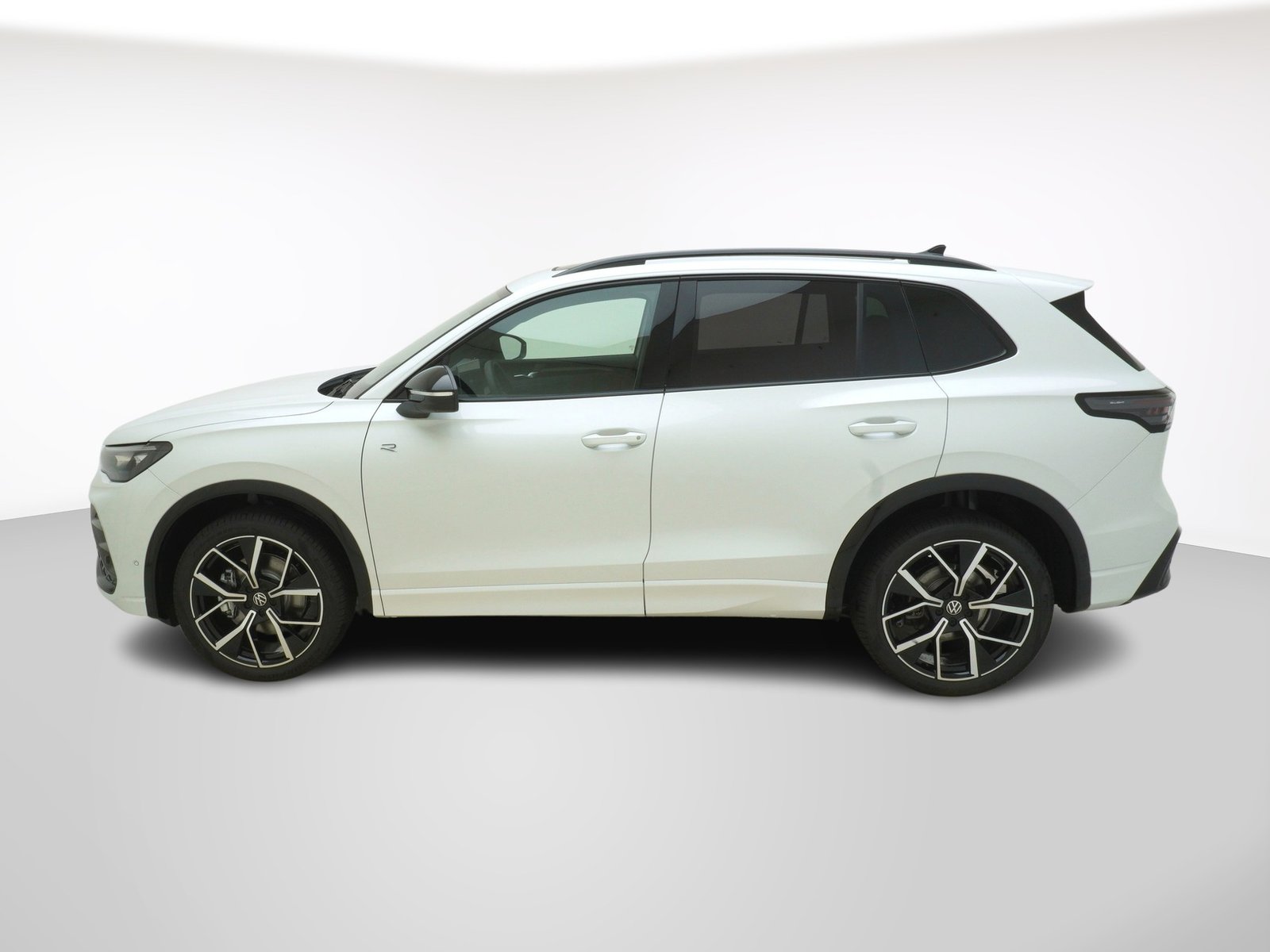 VW Tiguan 2.0 TSI R-Line 4Motion, Petrol, Ex-demonstrator, Automatic - 2