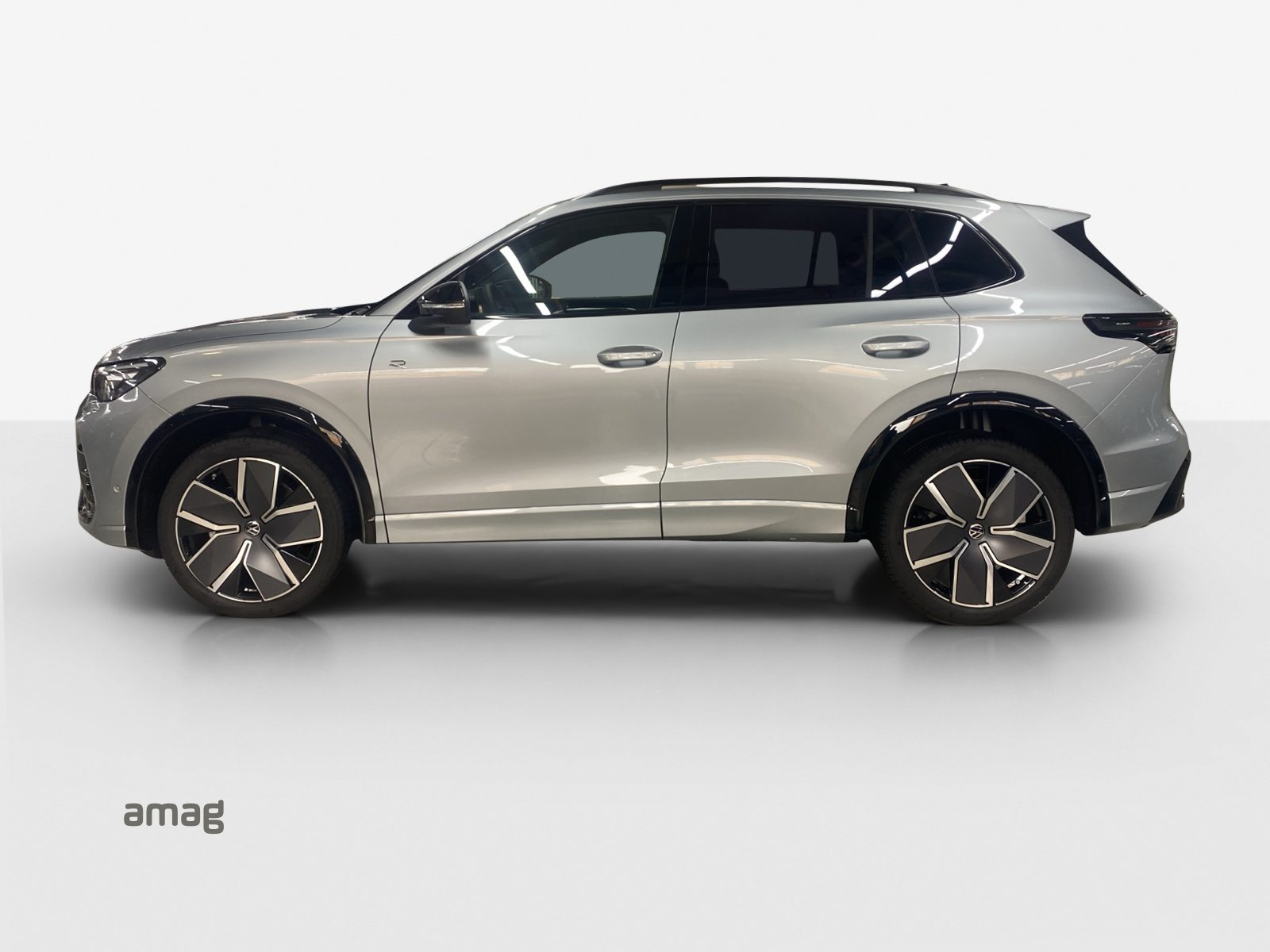 VW Tiguan R-Line, Diesel, Ex-demonstrator, Automatic - 2