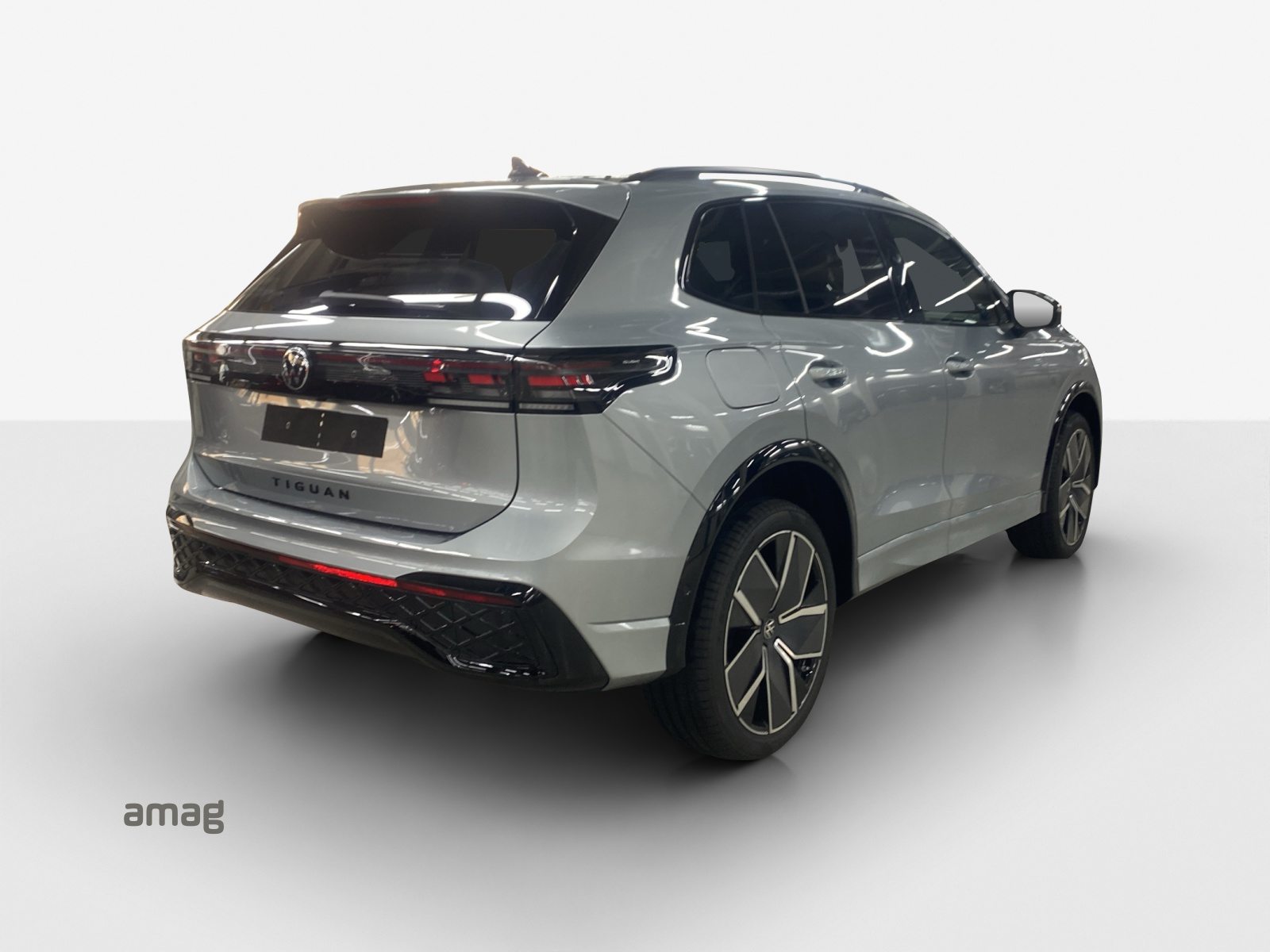 VW Tiguan R-Line, Diesel, Ex-demonstrator, Automatic - 5