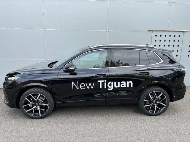VW Tiguan R-Line, Diesel, Ex-demonstrator, Automatic - 2