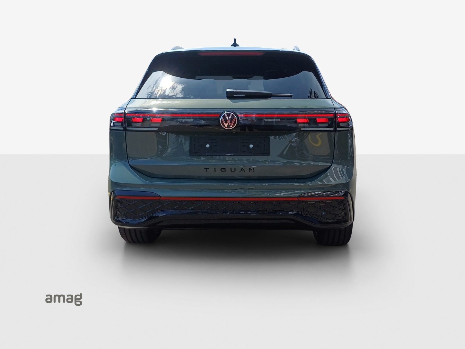 VW Tiguan R-Line UNITED, Hybride Intégral Essence/Électricité, Voiture de démonstration, Automatique - 4