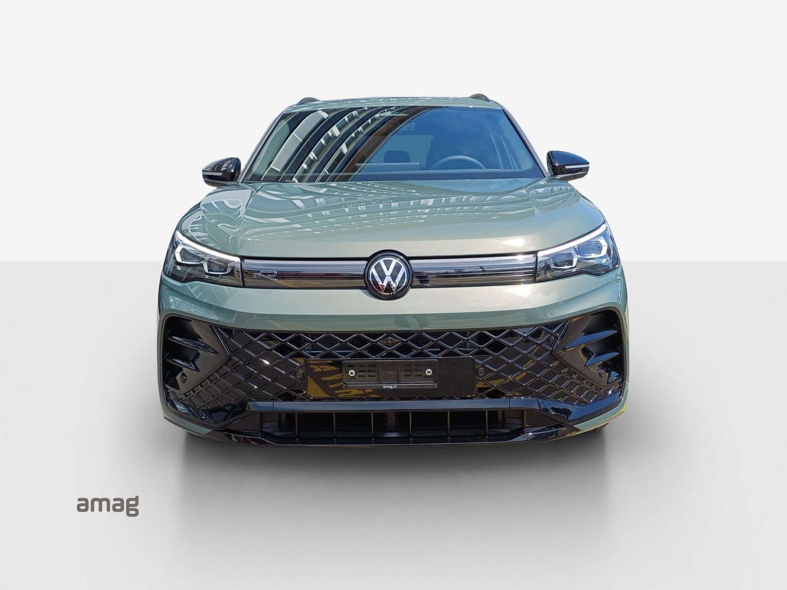 VW Tiguan R-Line UNITED, Hybride Intégral Essence/Électricité, Voiture de démonstration, Automatique - 7
