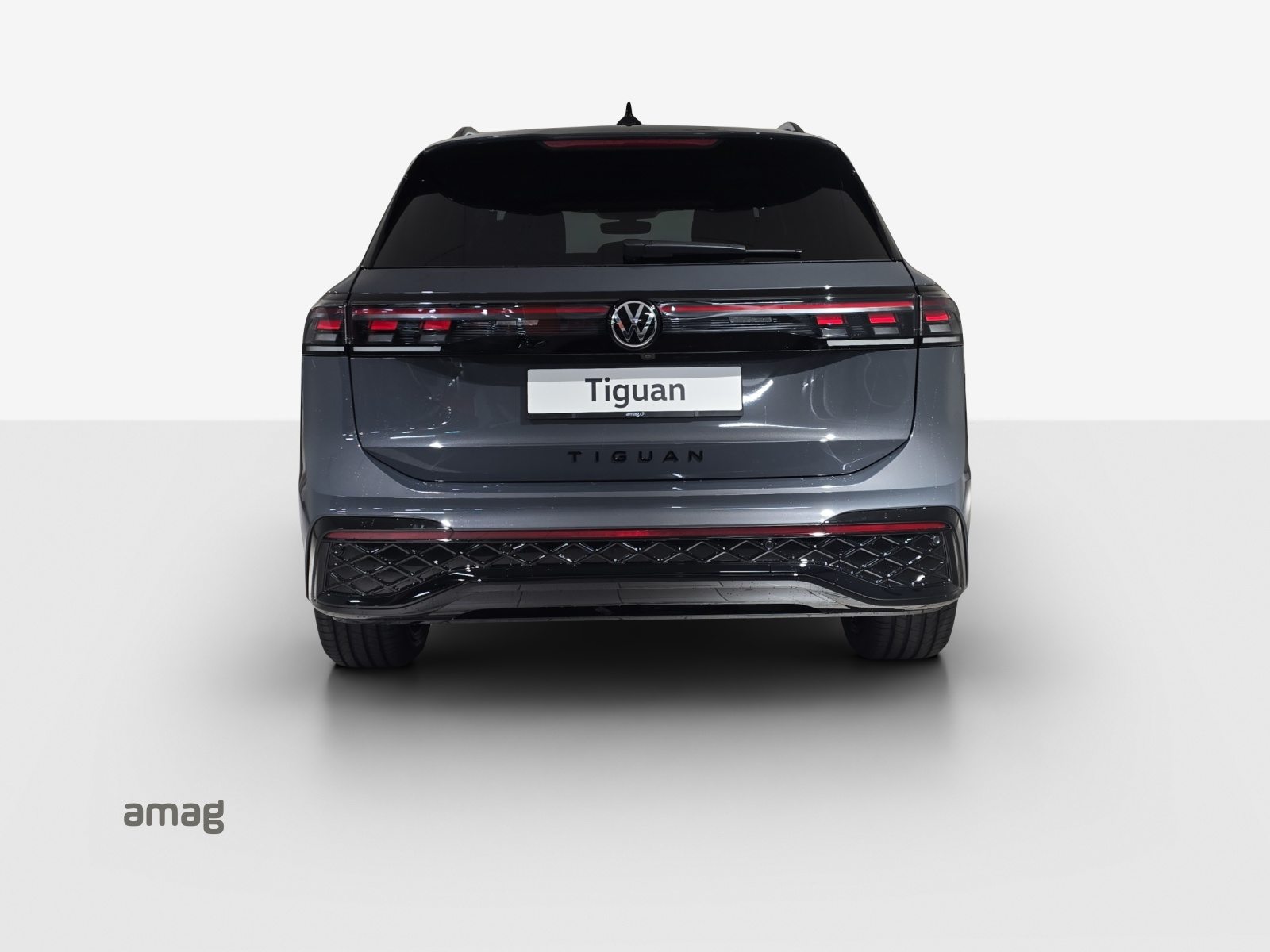 VW Tiguan R-Line UNITED, Hybride Intégral Essence/Électricité, Voiture de démonstration, Automatique - 4